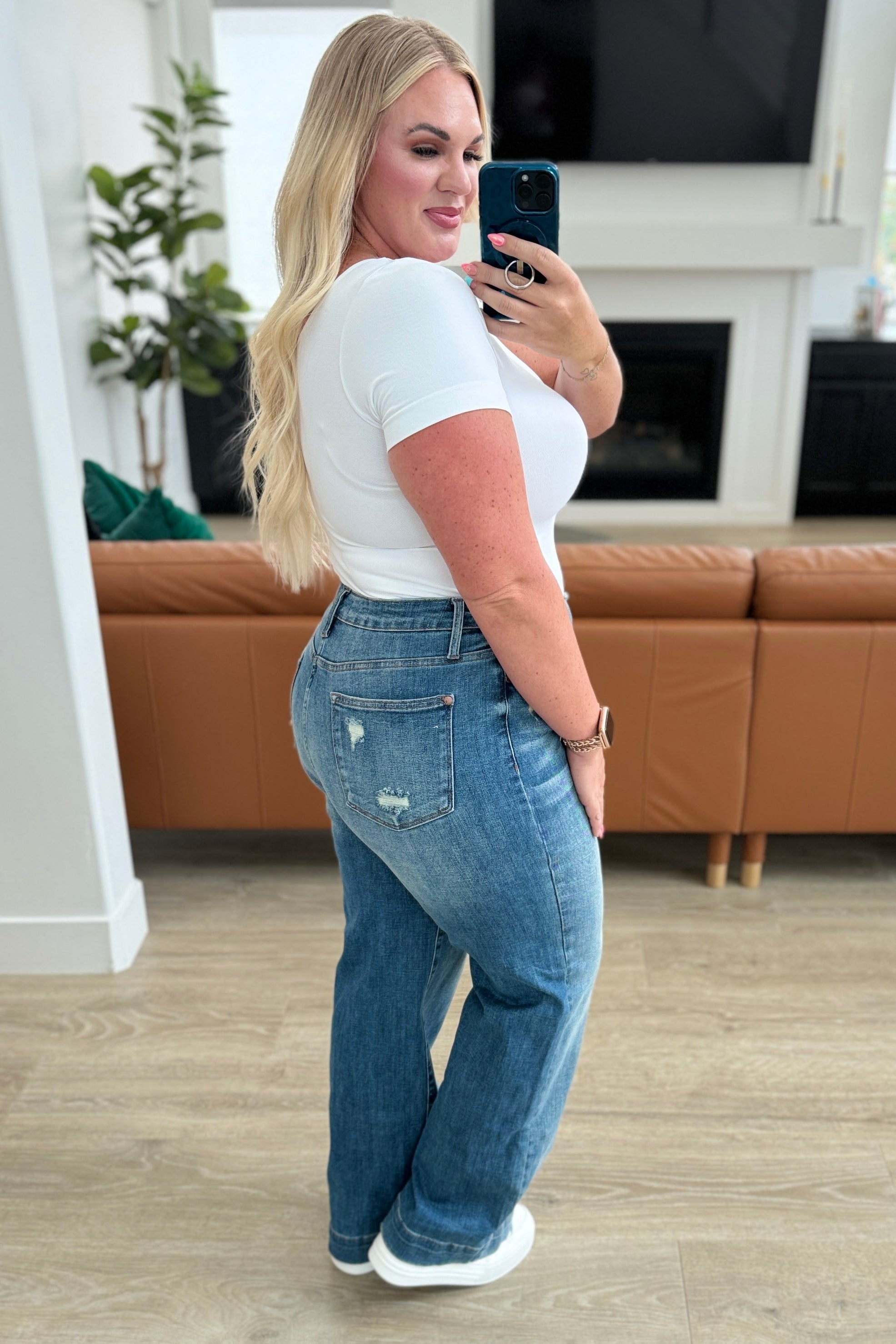 Katrina High Waist Distressed Denim Jeans for Women - Vintage Ripped Skinny Jeans - Perfect for Casual Outfits & Street Style Fashion