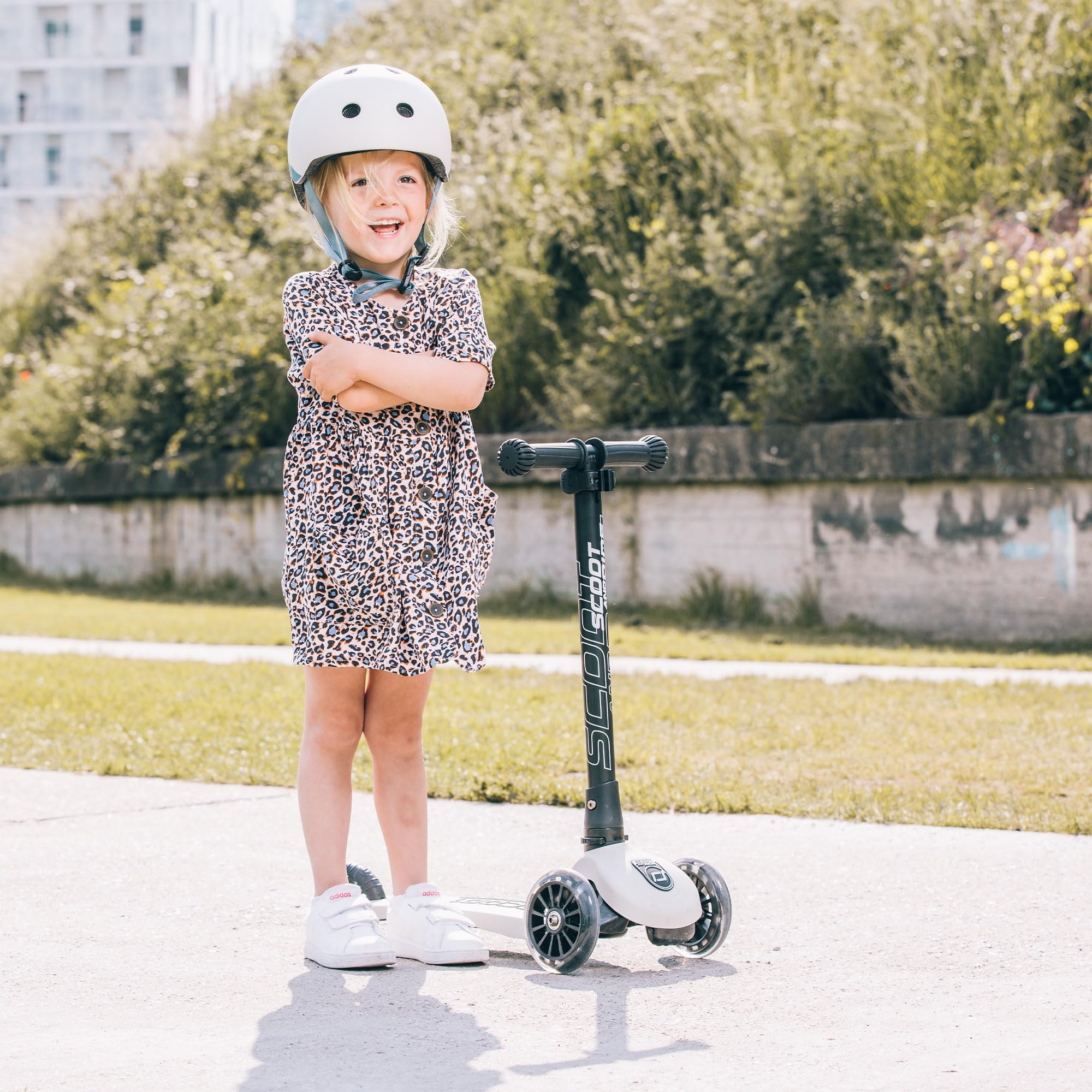 Best Scoot & Ride Stand-up Push Scooter for Toddlers - 3 Wheel Lightweight Kids Scooter with Adjustable Handlebar - Perfect for Outdoor Play, Park Rides & Learning Balance