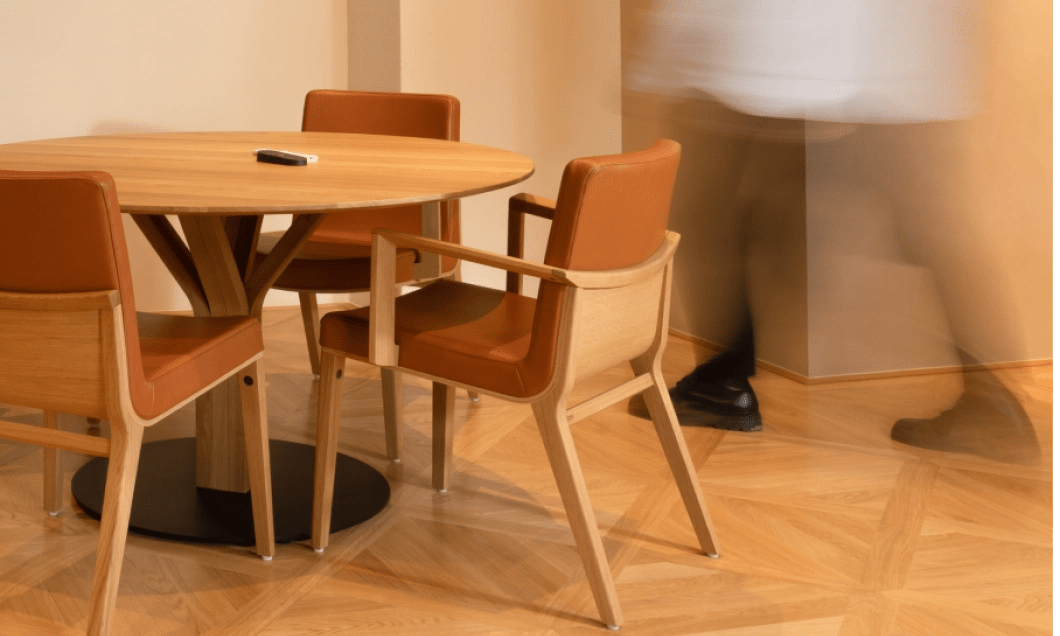 Ton Moritz Armchair - Modern Wooden Lounge Chair for Living Room, Office & Dining - Comfortable Mid-Century Design for Home Decor