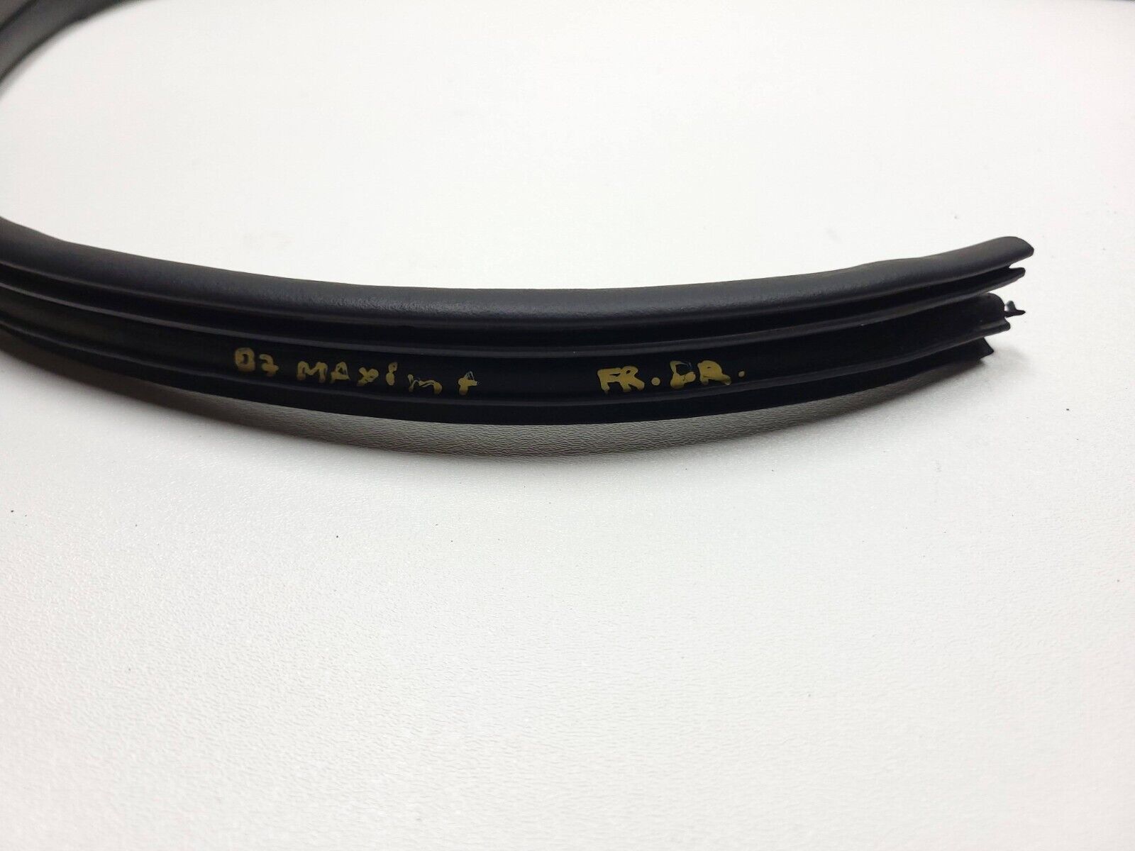 04-08 Nissan Maxima Front Left Driver Side Door Weatherstrip Seal - OEM Replacement Part for Improved Weather Protection & Noise Reduction - Perfect for Extreme Climate Conditions & Daily Commuting