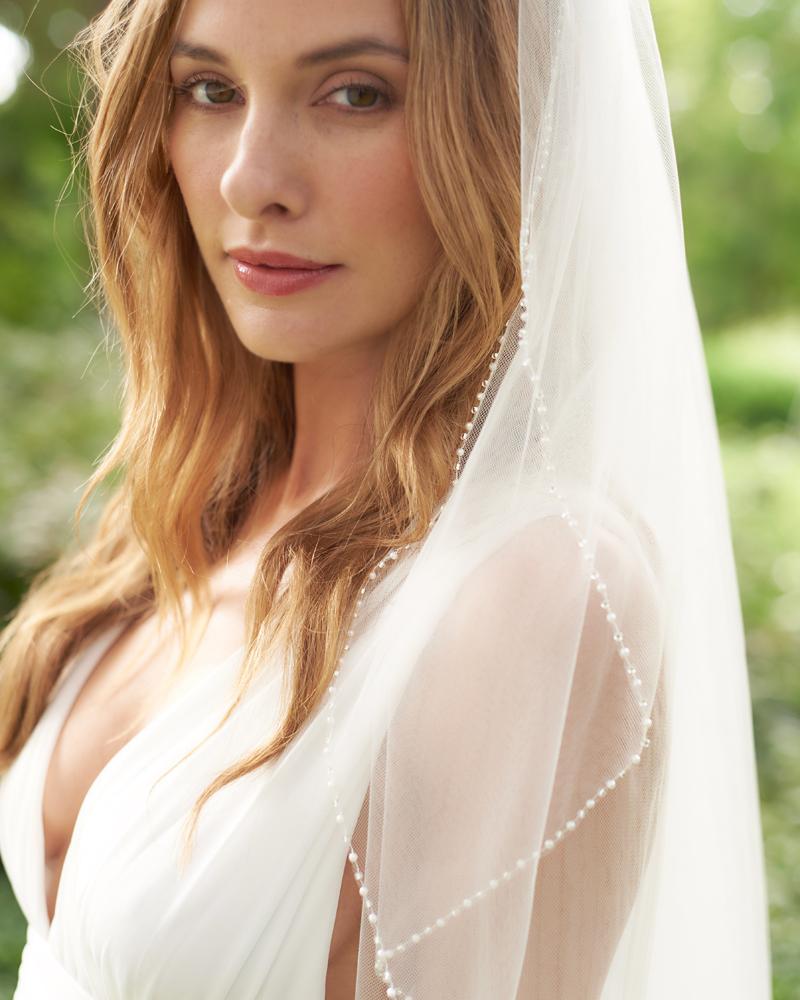 2 Layer Simple Pearl Edge Bridal Veil - Elegant Wedding Accessory for Brides, Perfect for Church Ceremony and Photo Shoots