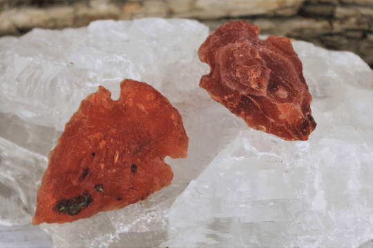Handmade Carved Carnelian Arrowheads - Set of 2 for Jewelry Making, Necklace Pendants & Spiritual Healing Crystal Collection - Perfect for DIY Crafts, Gift Giving and Meditation Accessories