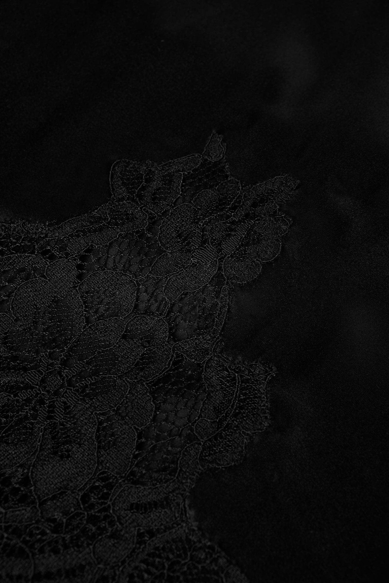 L'Agence Mitsu Silk Lace Camisole Top - Women's Elegant Sleeveless Blouse for Evening Wear & Special Occasions