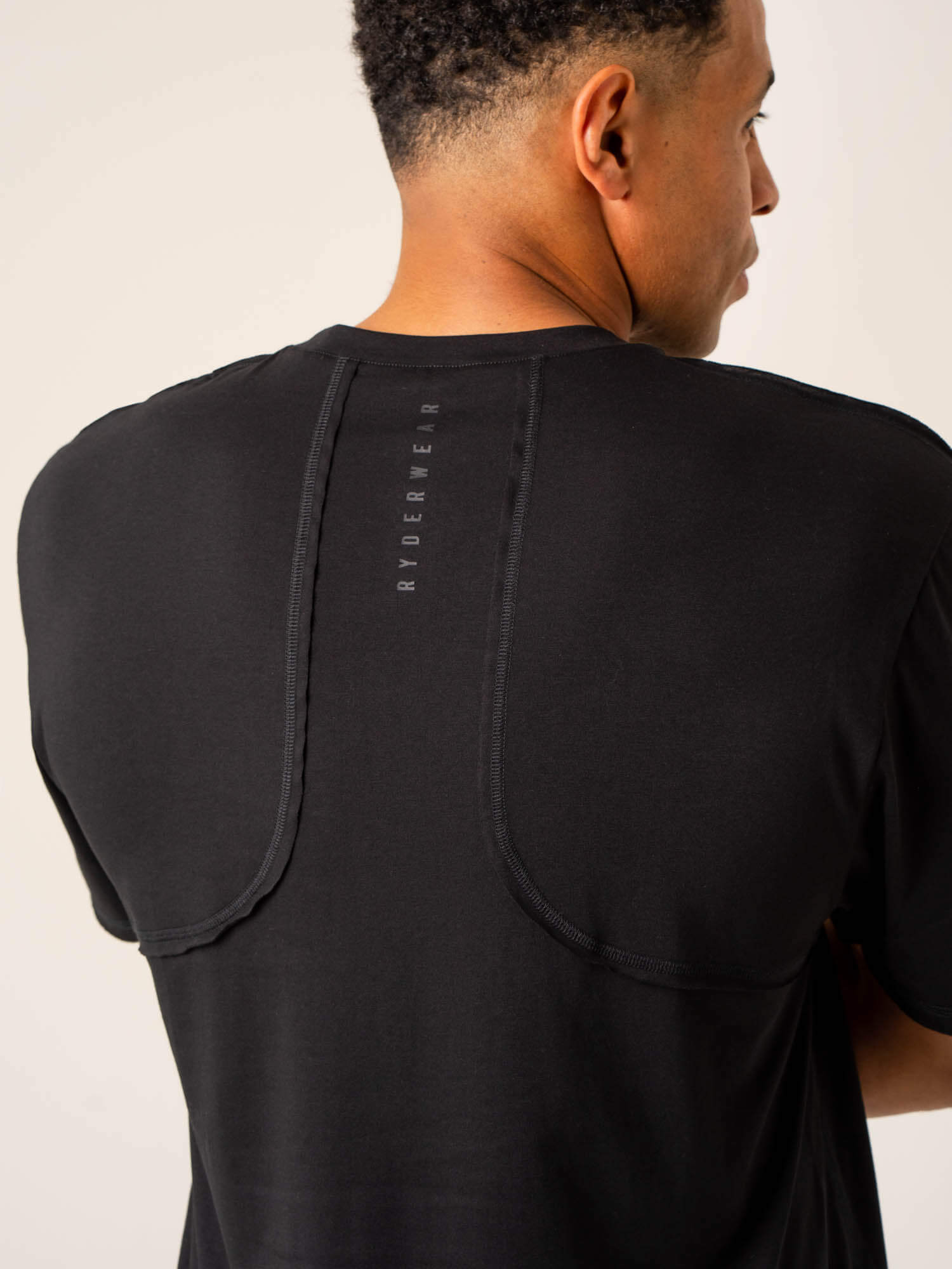 Stylish Oversized Black T-Shirt for Men & Women | Comfortable & Trendy Cotton Tee | Perfect for Casual Wear, Street Style & Layering