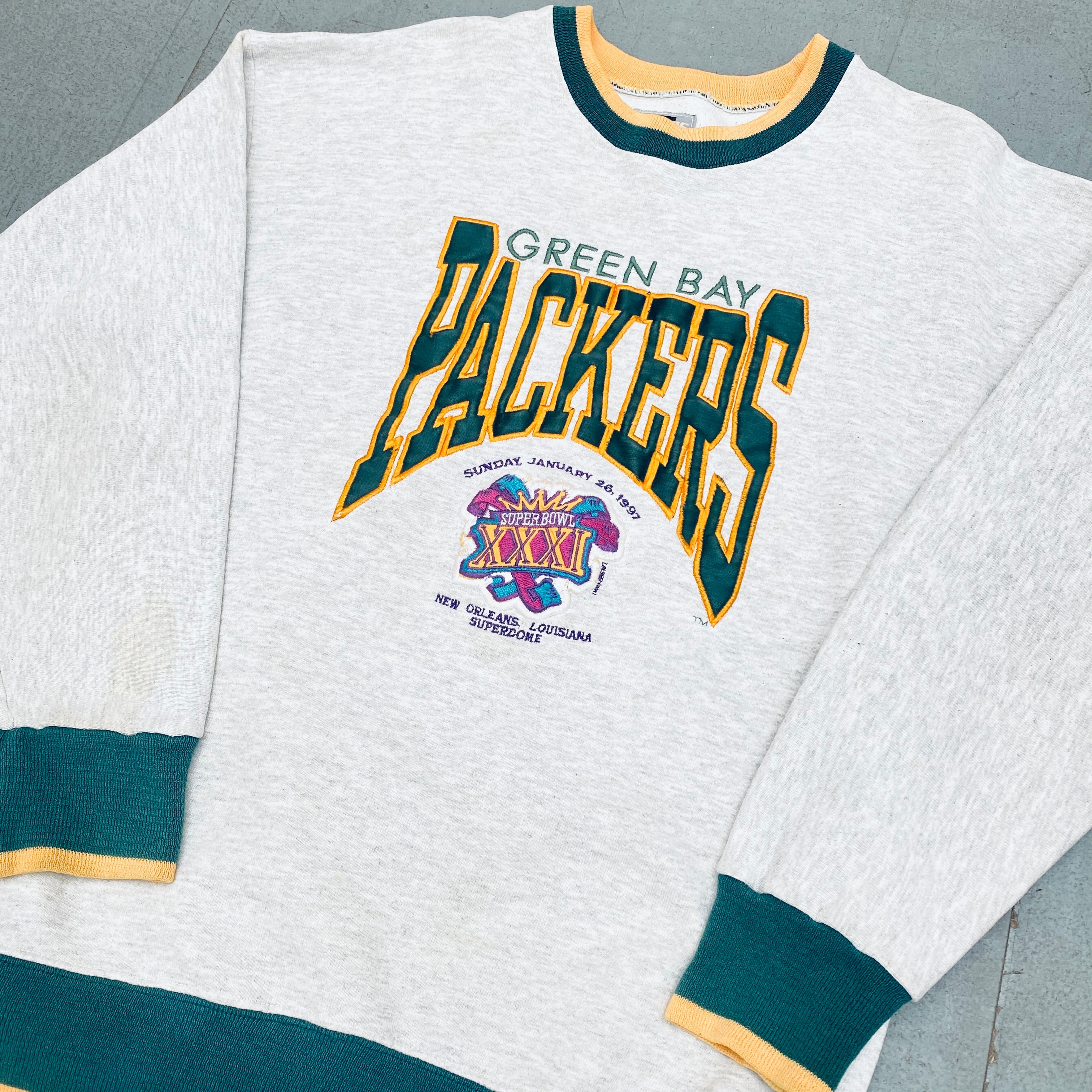 Green Bay Packers 1997 Super Bowl XXXI Champions Embroidered Sweatshirt for Men - Vintage NFL Football Fan Gear for Game Day & Casual Wear