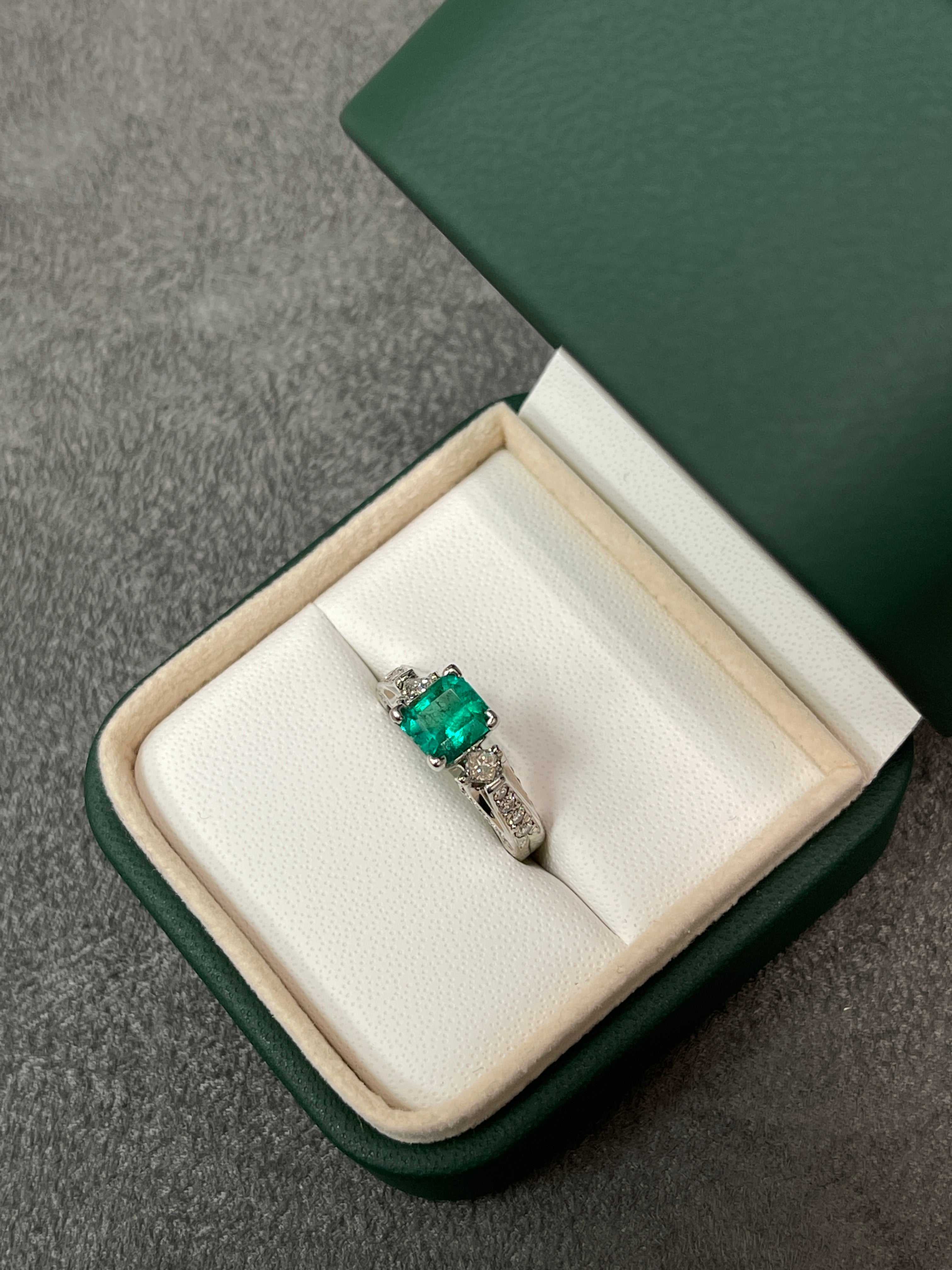 1.40tcw Asscher Cut Colombian Emerald & Princess Cut Diamond Round Engagement Ring in 14K Gold - Perfect for Proposals, Anniversaries & Bridal Jewelry