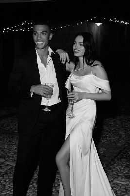 Willowby by Watters Lia Wedding Gown - Elegant Lace Bridal Dress for Beach, Garden & Outdoor Ceremonies
