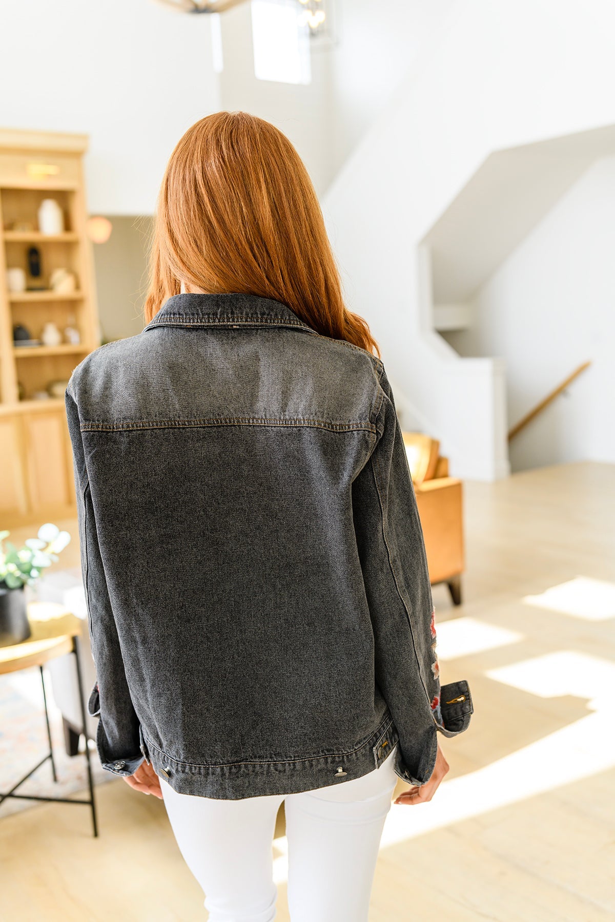 Stylish Floral Embroidered Denim Jacket for Women - Trendy Spring & Fall Outerwear for Casual Outings & Date Nights