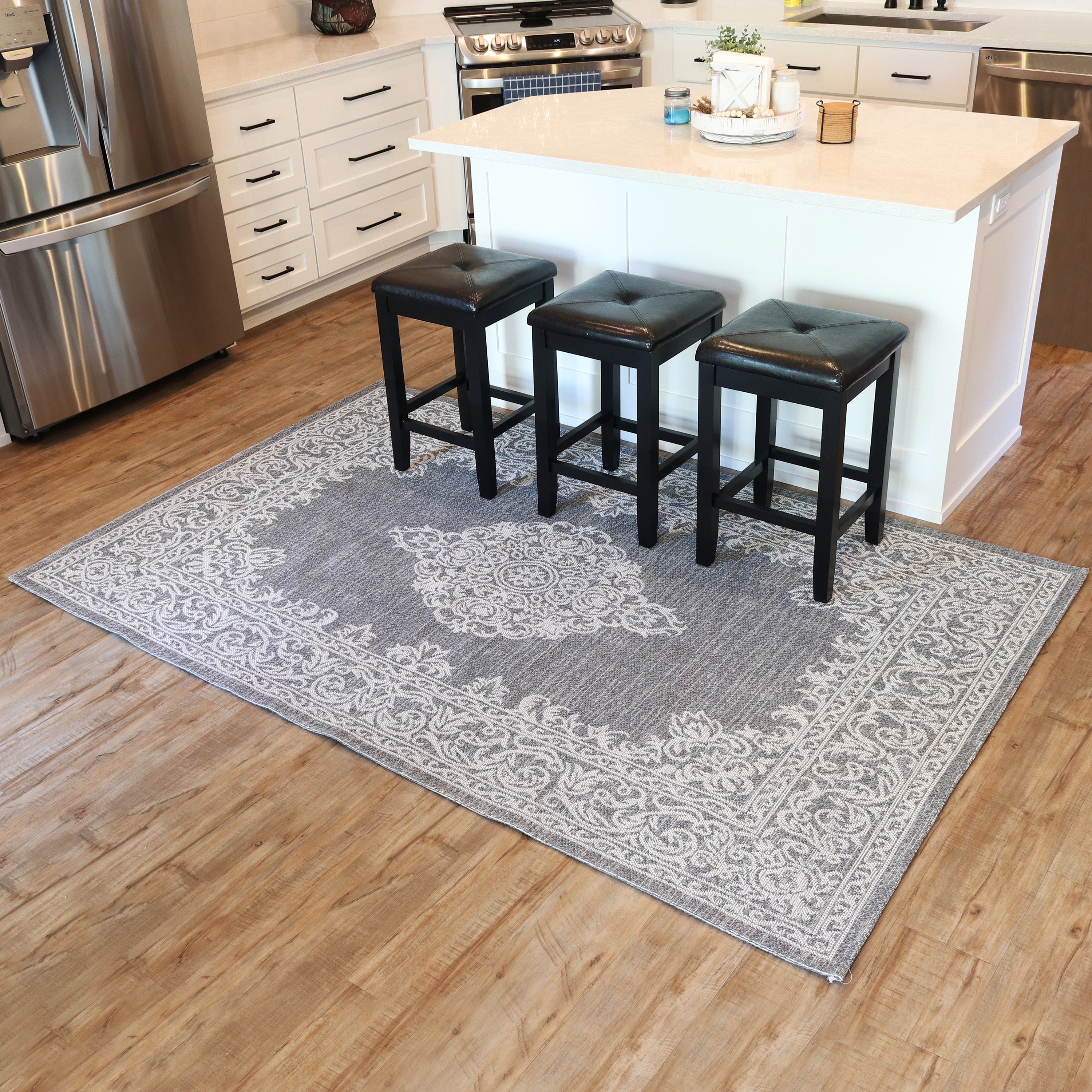 Stylish Sunnydaze Indoor Area Rug - Soft & Durable for Living Room, Bedroom & Home Decor - Perfect for Cozy Spaces & Modern Interiors