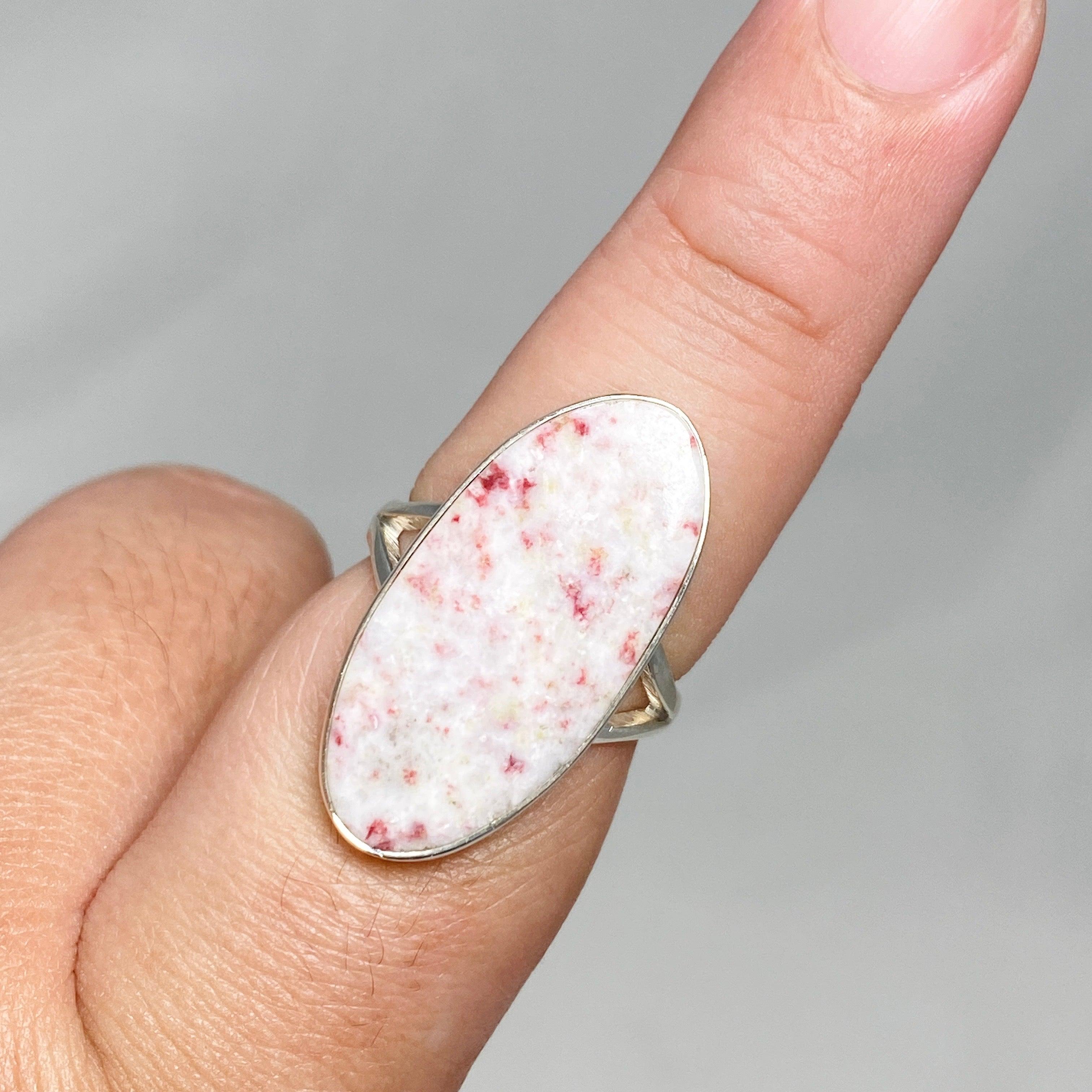 Cinnabar Oval Split Band Ring for Women Size 9 KRGJ3173 - Elegant Jewelry Gift for Birthday, Anniversary & Special Occasions