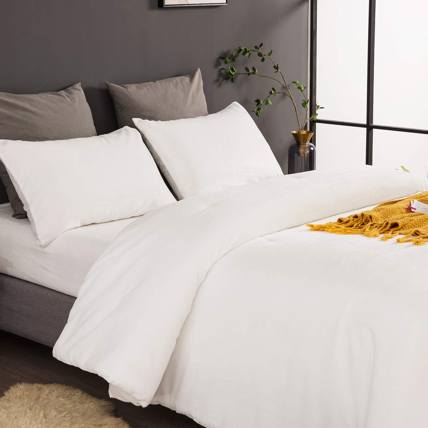 KAREVER White Velvet Comforter Set King Size - 3 Piece Flannel Velvet Bedding Set | Ultra Soft & Warm Fuzzy Comforter with Matching Pillow Shams | Perfect for Winter Bedding, Cozy Home Decor & Guest Room Essentials