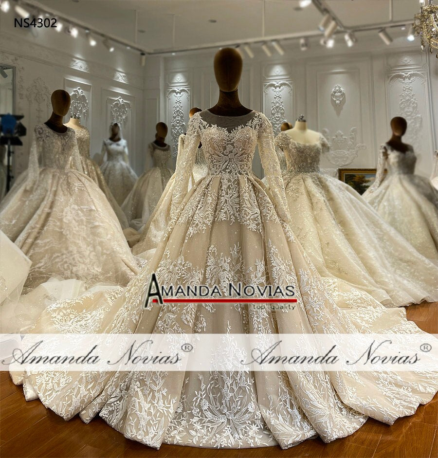 Elegant Lace Wedding Gown NS4302 - Romantic A-Line Bridal Dress for Church Ceremony & Beach Weddings