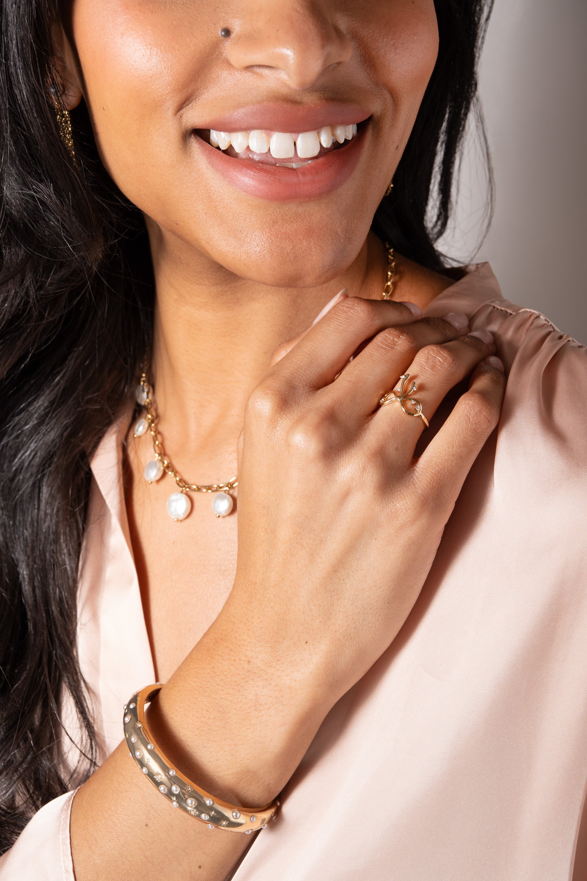 Elegant Coin Pearl Shaky Necklace for Women - Dainty Layering Jewelry for Everyday Wear & Special Occasions