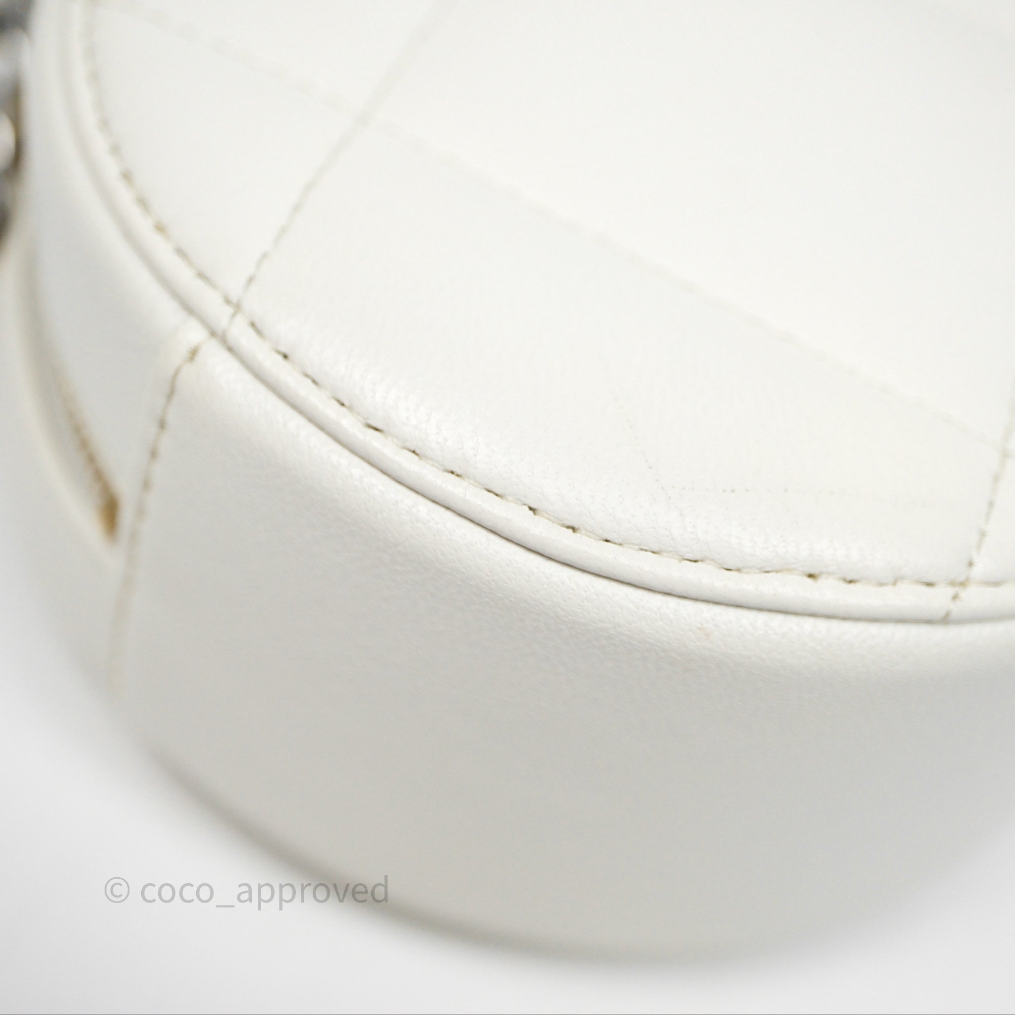 Chanel 19 Round Clutch With Chain - White Calfskin Leather Crossbody Bag Mixed Gold/Silver Hardware - Perfect for Evening Parties & Special Occasions