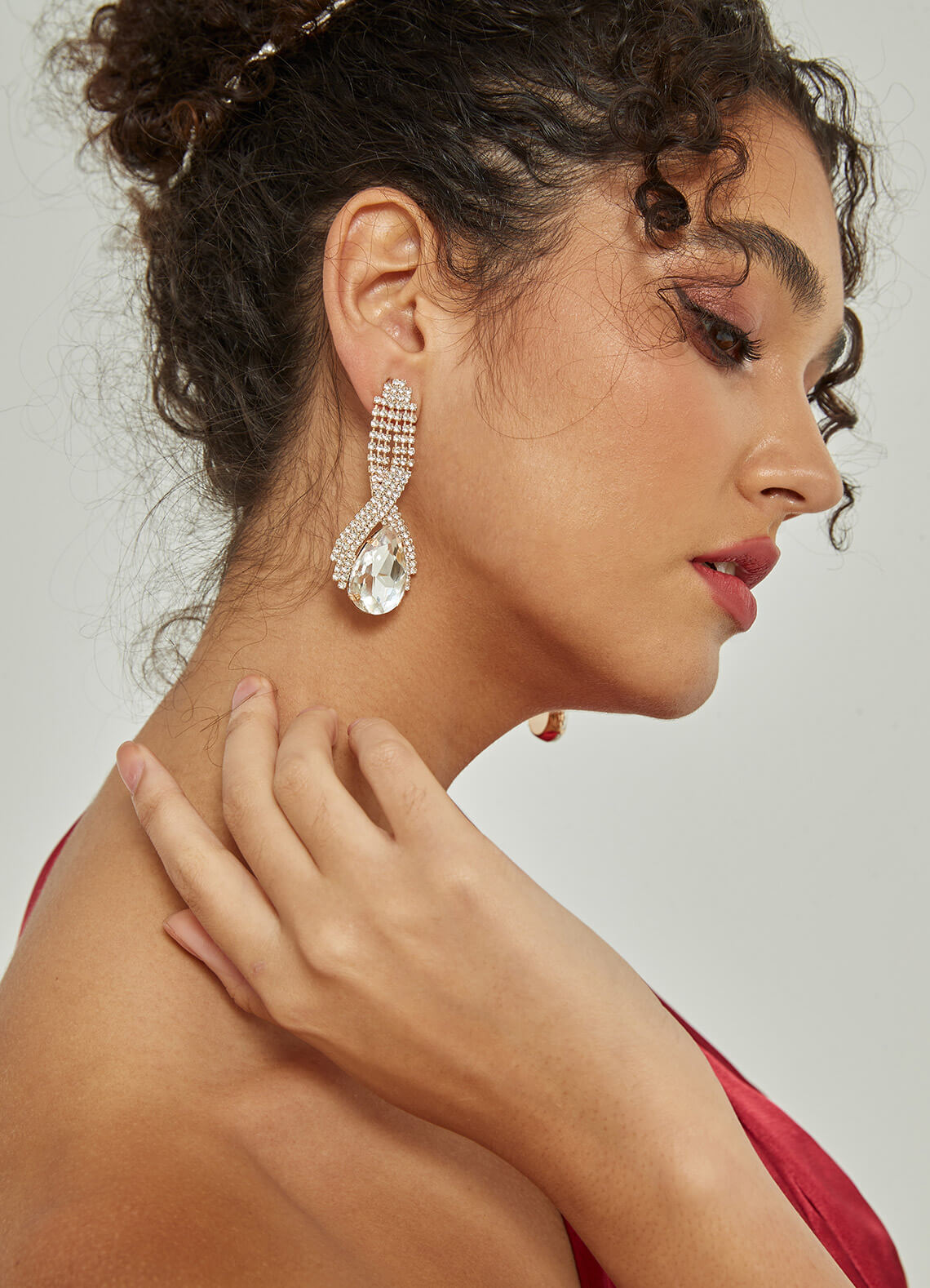 Elegant Crystal Dangle Drop Earrings for Women - Hypoallergenic Fashion Jewelry - Perfect for Parties, Weddings & Special Occasions