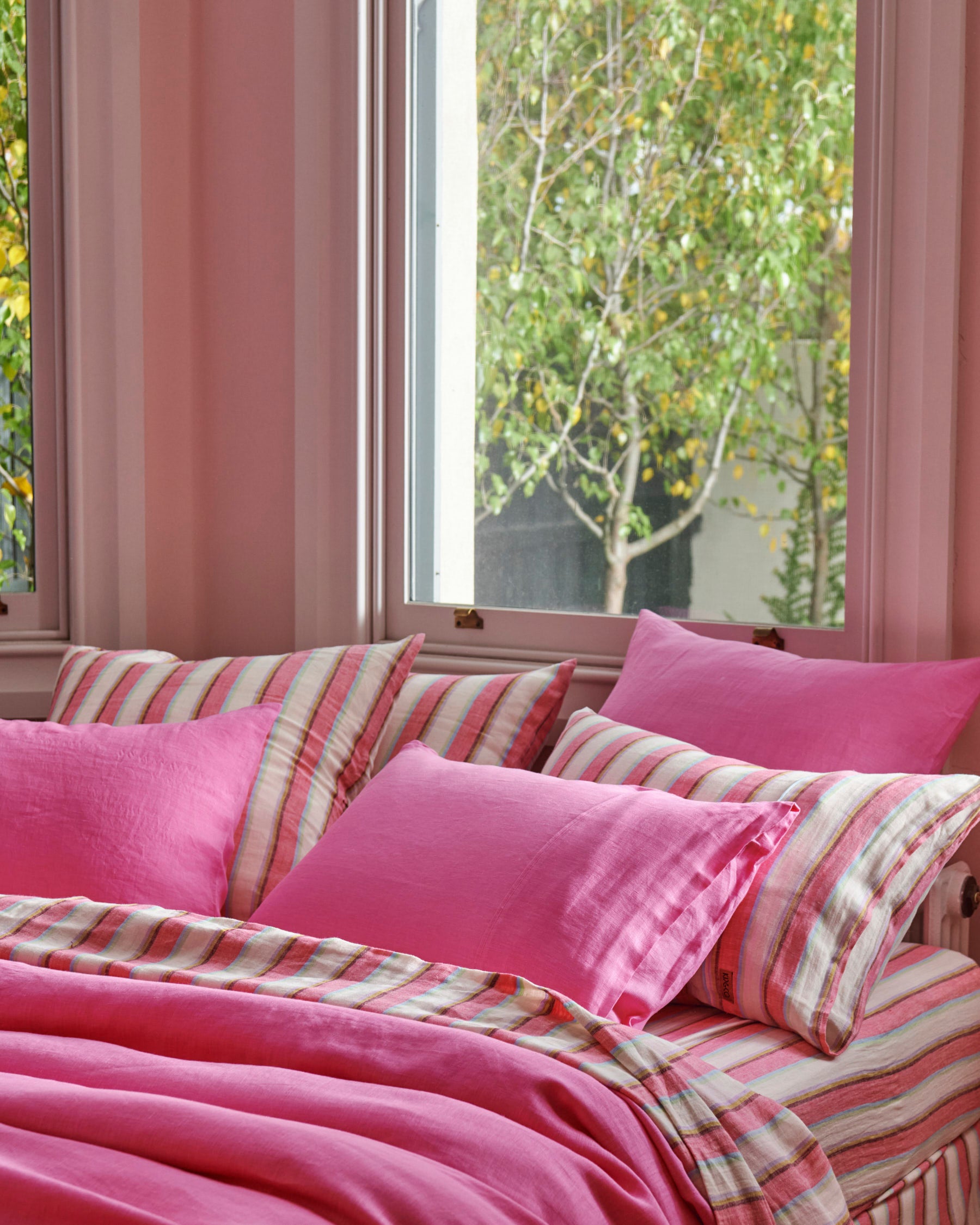 Premium Aurora Pink Linen Pillowcases - Soft & Breathable 100% Flax Linen Bedding Set (Standard/Queen/King) for Comfortable Sleep & Home Decor