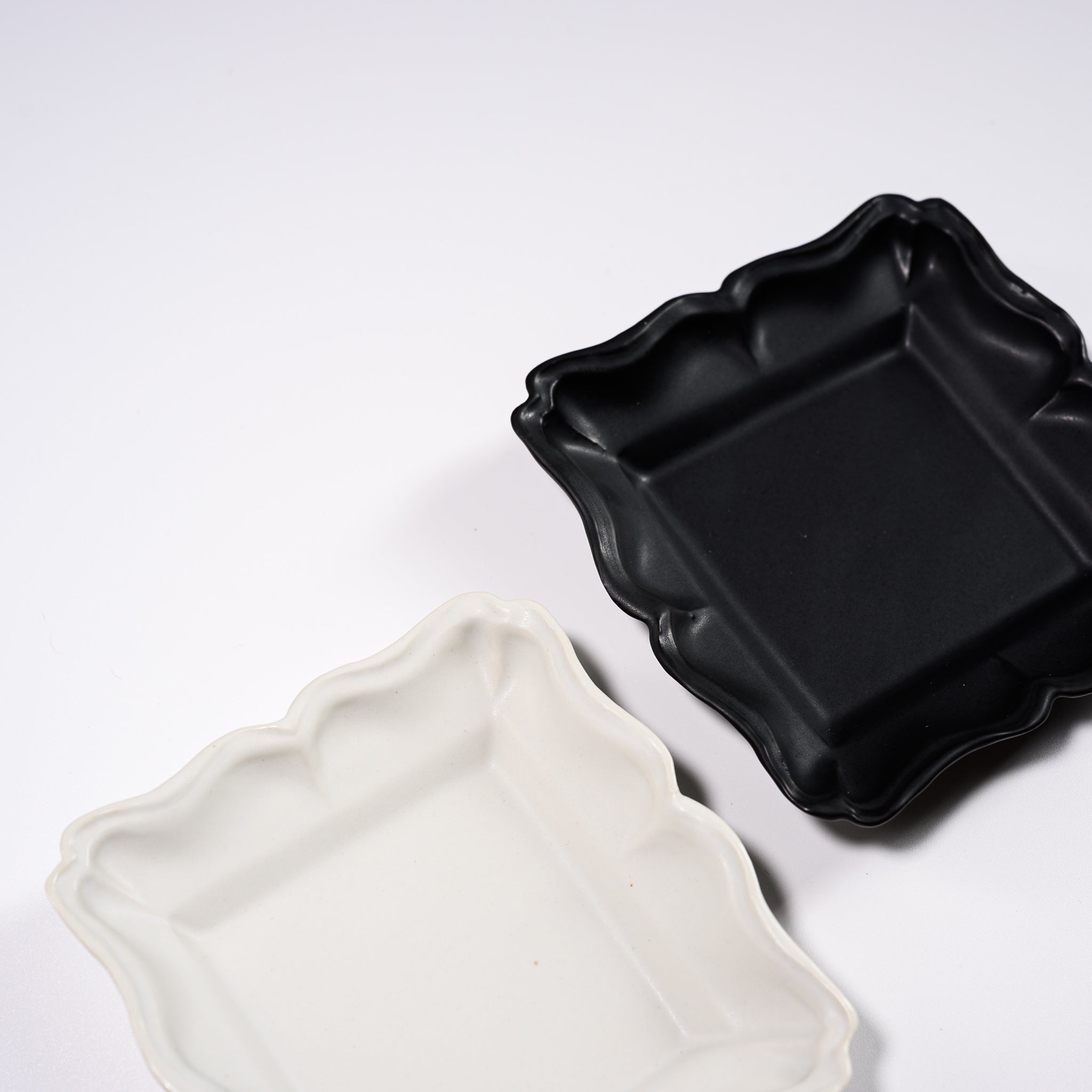 Handmade Usukiyaki Small Square Dish - Authentic Japanese Ceramic Appetizer Plate for Sushi, Soy Sauce, or Condiments | Perfect for Dining, Gifts, and Home Decor