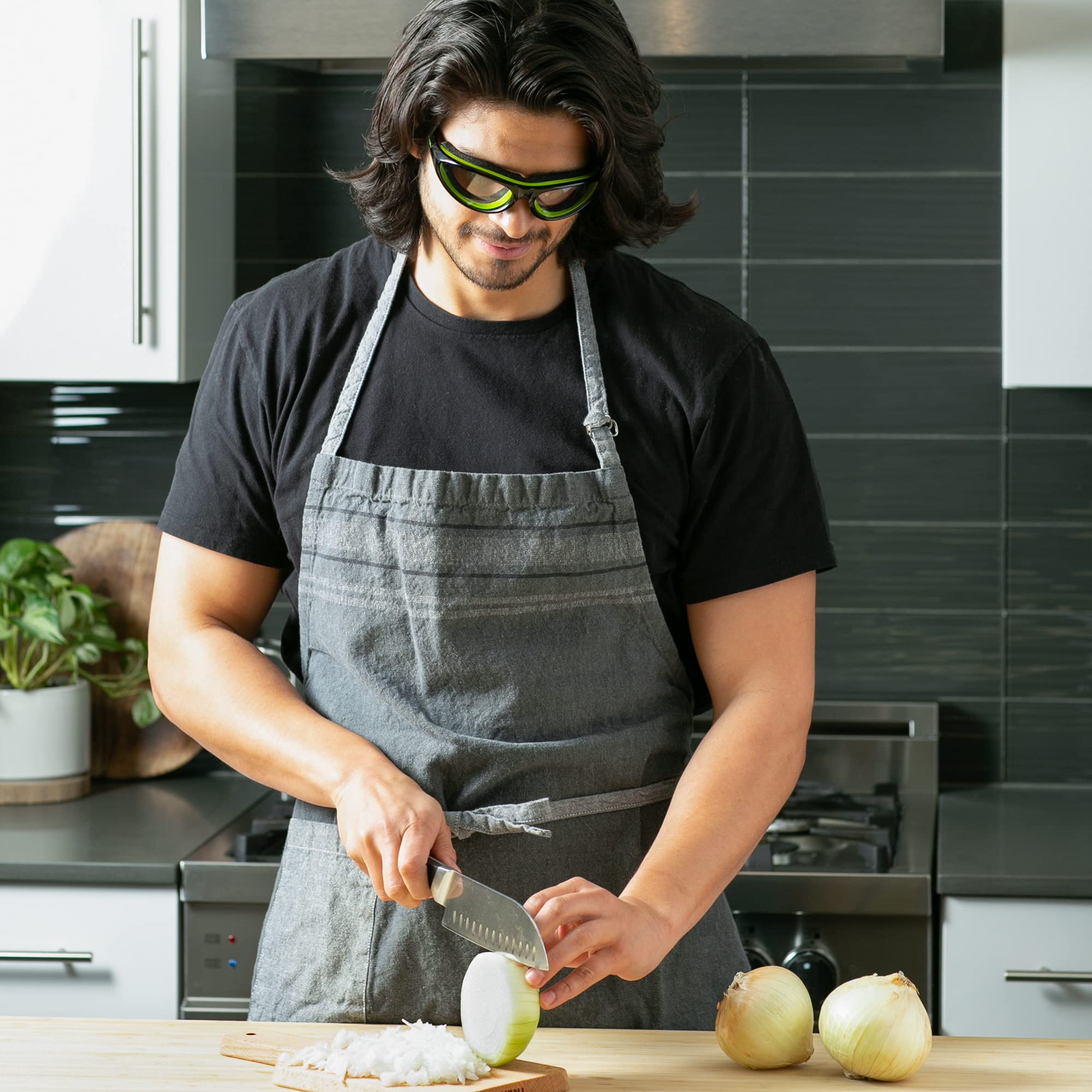 RSVP International Endurance Onion Goggles - Tear-Free Eye Protection for Cooking & Food Prep - Black (1 Count) - Perfect for Chefs, Home Cooks & Kitchen Safety