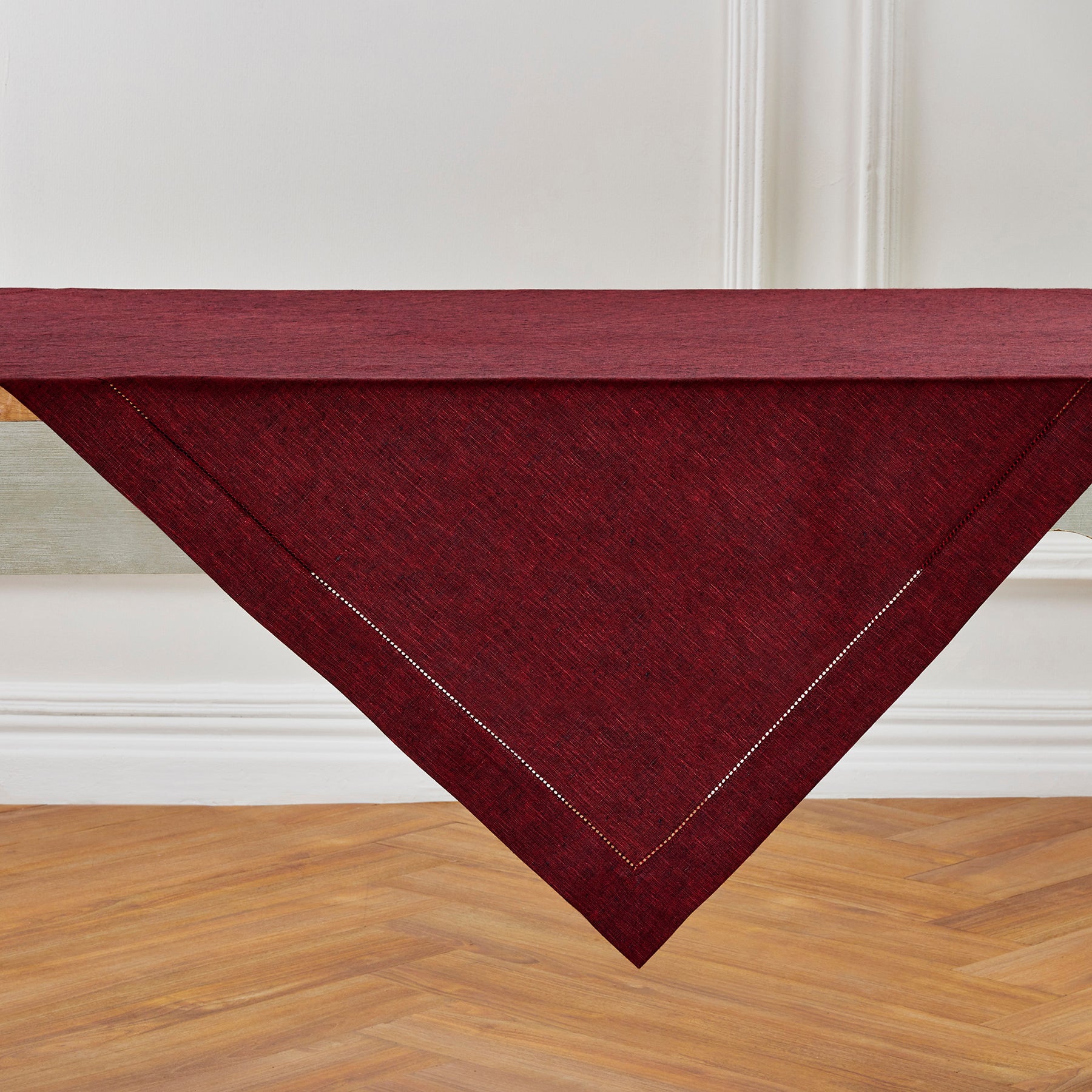 Stylish Milan Table Throw - Elegant Decorative Table Cover for Dining & Living Room - Perfect for Home Decor, Parties & Special Occasions