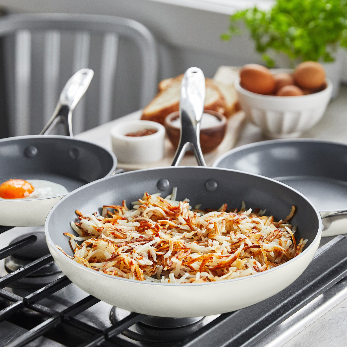 Valencia Pro Ceramic Nonstick 8, 9.5 & 11-Inch Frying Pan Set - Cream White | PFOA-Free Cookware for Healthy Cooking | Perfect for Sauteing, Frying & Omelets in Home Kitchen