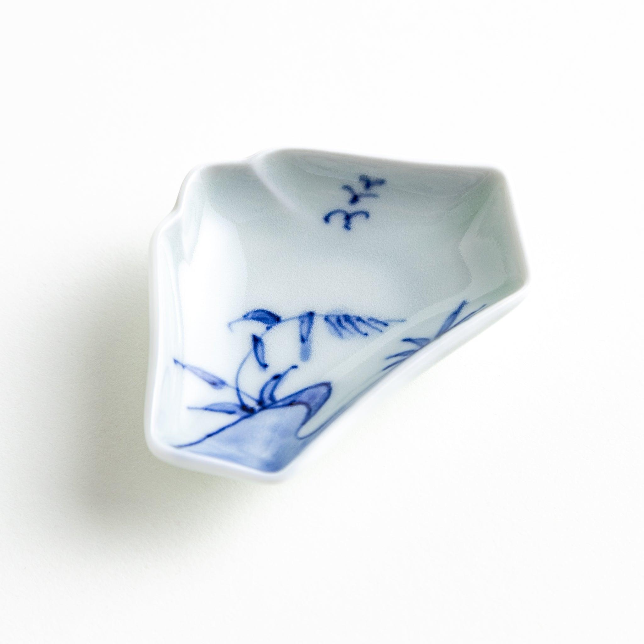 Mini Sauce Dish in Mount Fuji Shape - Perfect for Wild Bird Feeders & Japanese-Themed Dining Decor
