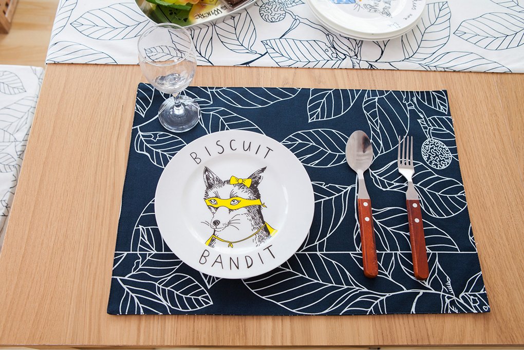 Leaf Pattern Cotton Placemats - Set of 2 Washable & Durable Table Mats for Dining Room, Kitchen Decor - Perfect for Everyday Meals, Dinner Parties & Holiday Gatherings (18x12 Inches)