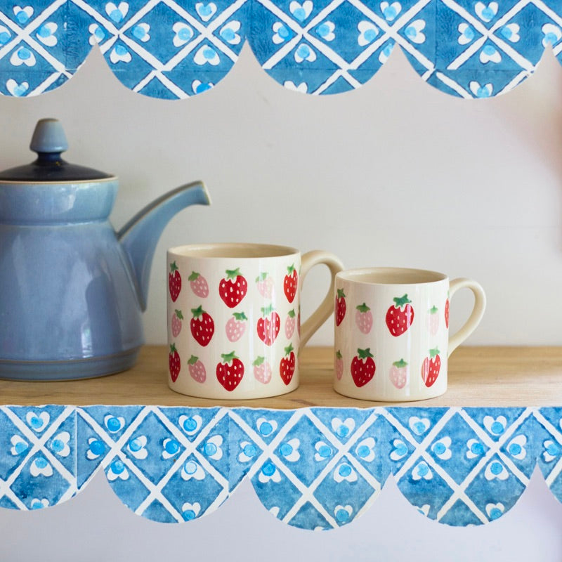 Strawberry Printed Ceramic Coffee Mug - Insulated Travel Cup for Hot & Cold Drinks - Perfect for Home, Office, or Gifts