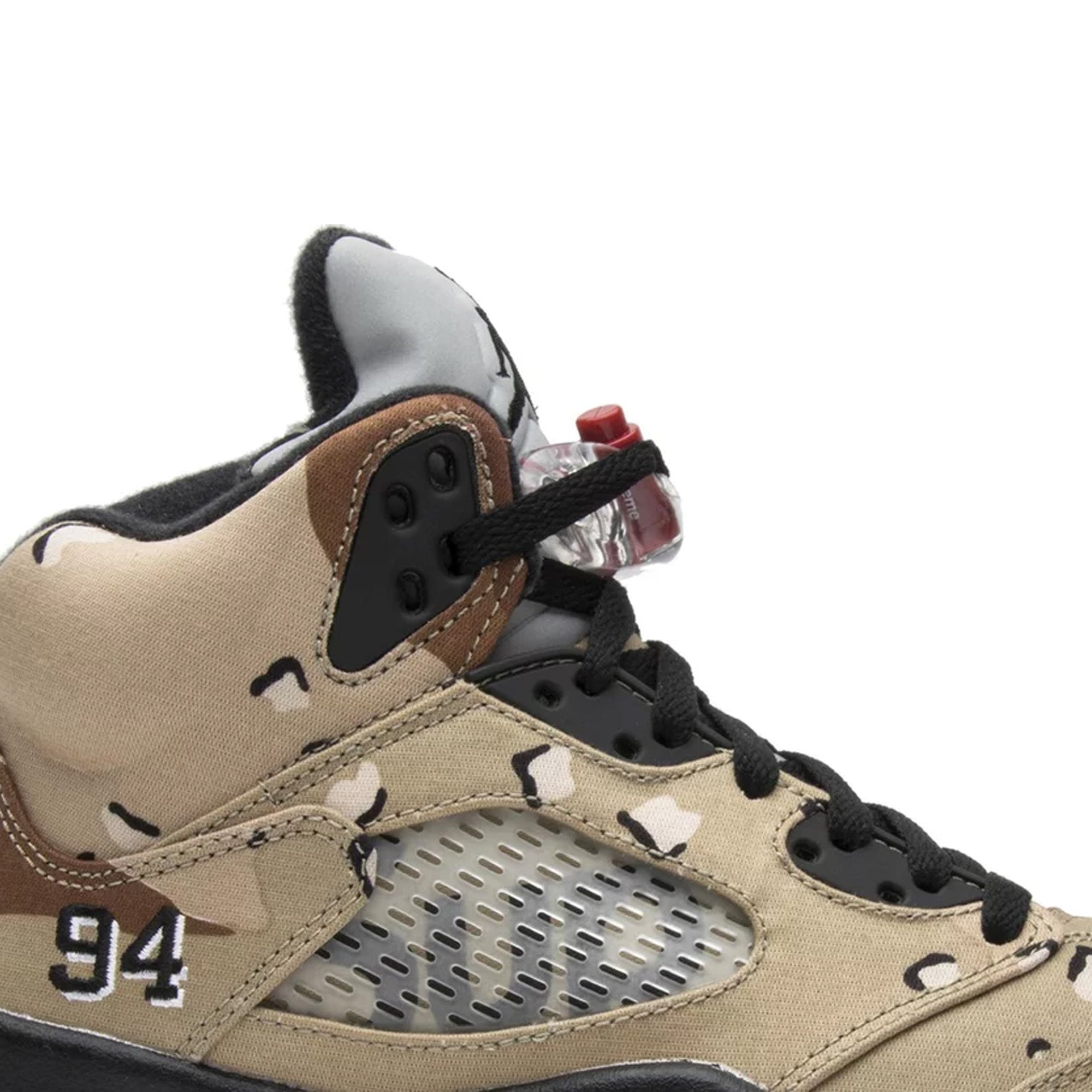 Air Jordan 5 Retro x Supreme 'Desert Camo' Sneakers (2015) - Men's Basketball Shoes for Streetwear & Sneaker Collectors - Perfect for Urban Fashion and Limited Edition Collecting
