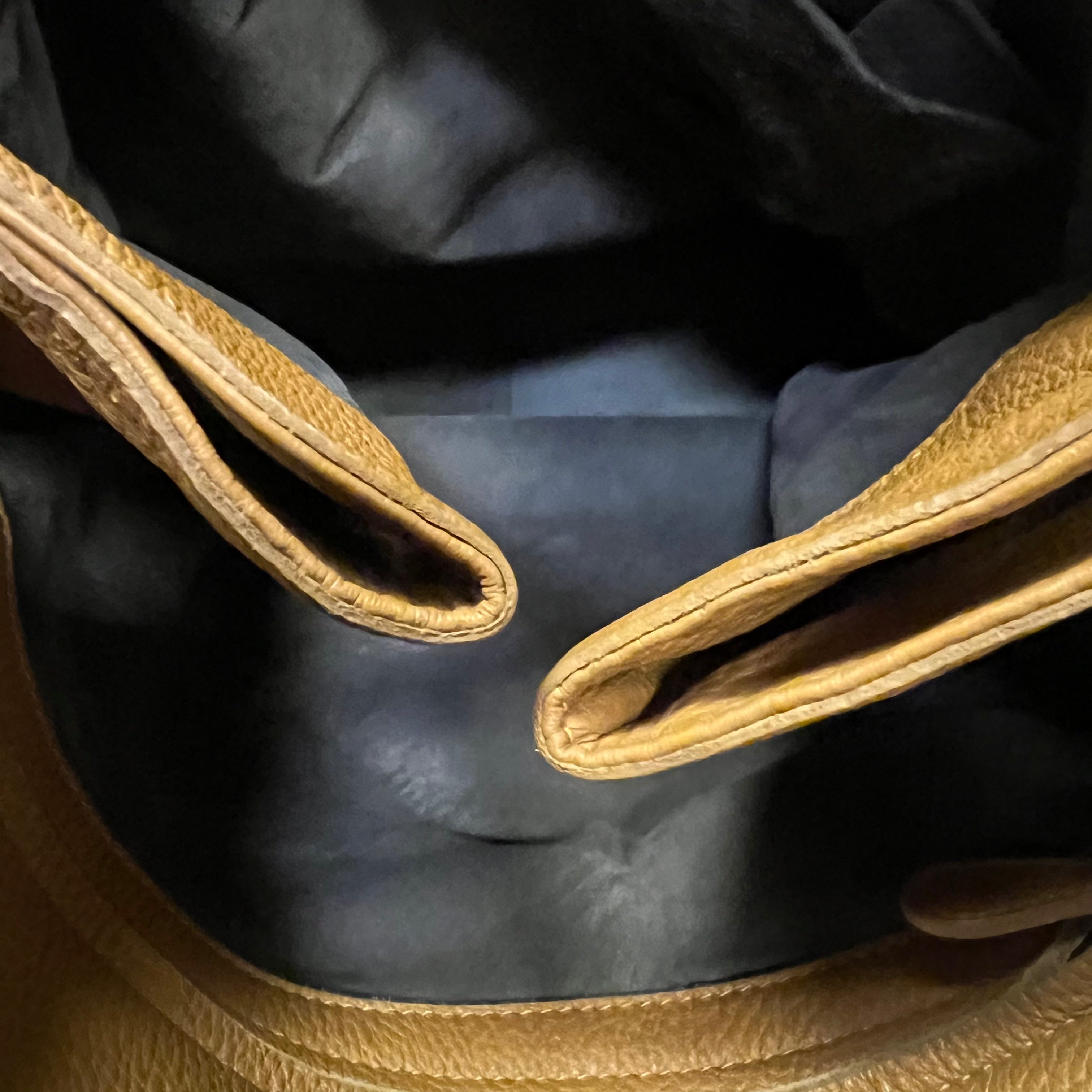 BOTTEGA VENETA Leather Zip Around North South Tote Bag for Women - Stylish Designer Handbag for Work, Travel & Everyday Use