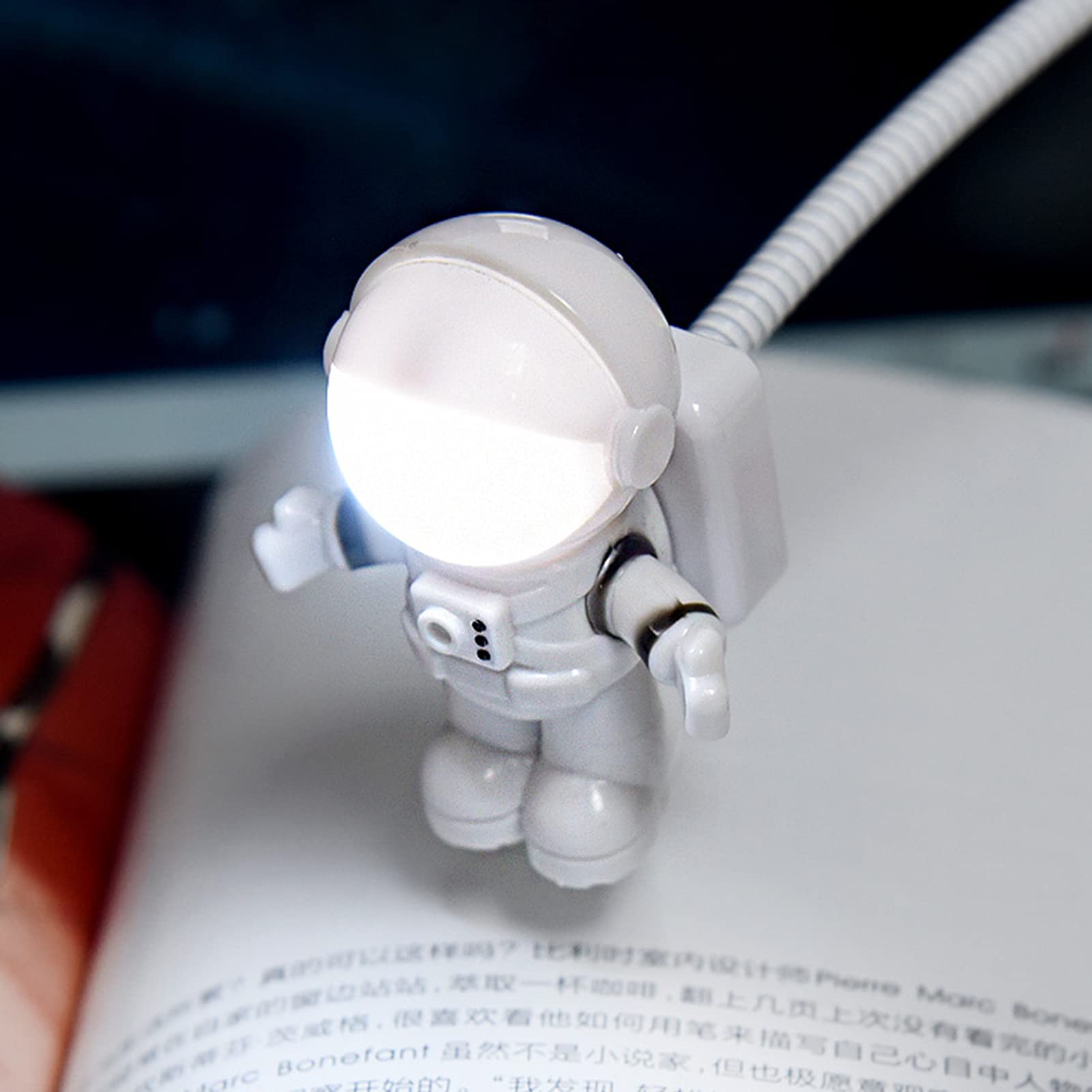 Creative Astronaut LED Night Light for Kids - USB-Powered Spaceman Desk Lamp, Cartoon Novelty Light for Bedroom, Study & Gaming Room Decor