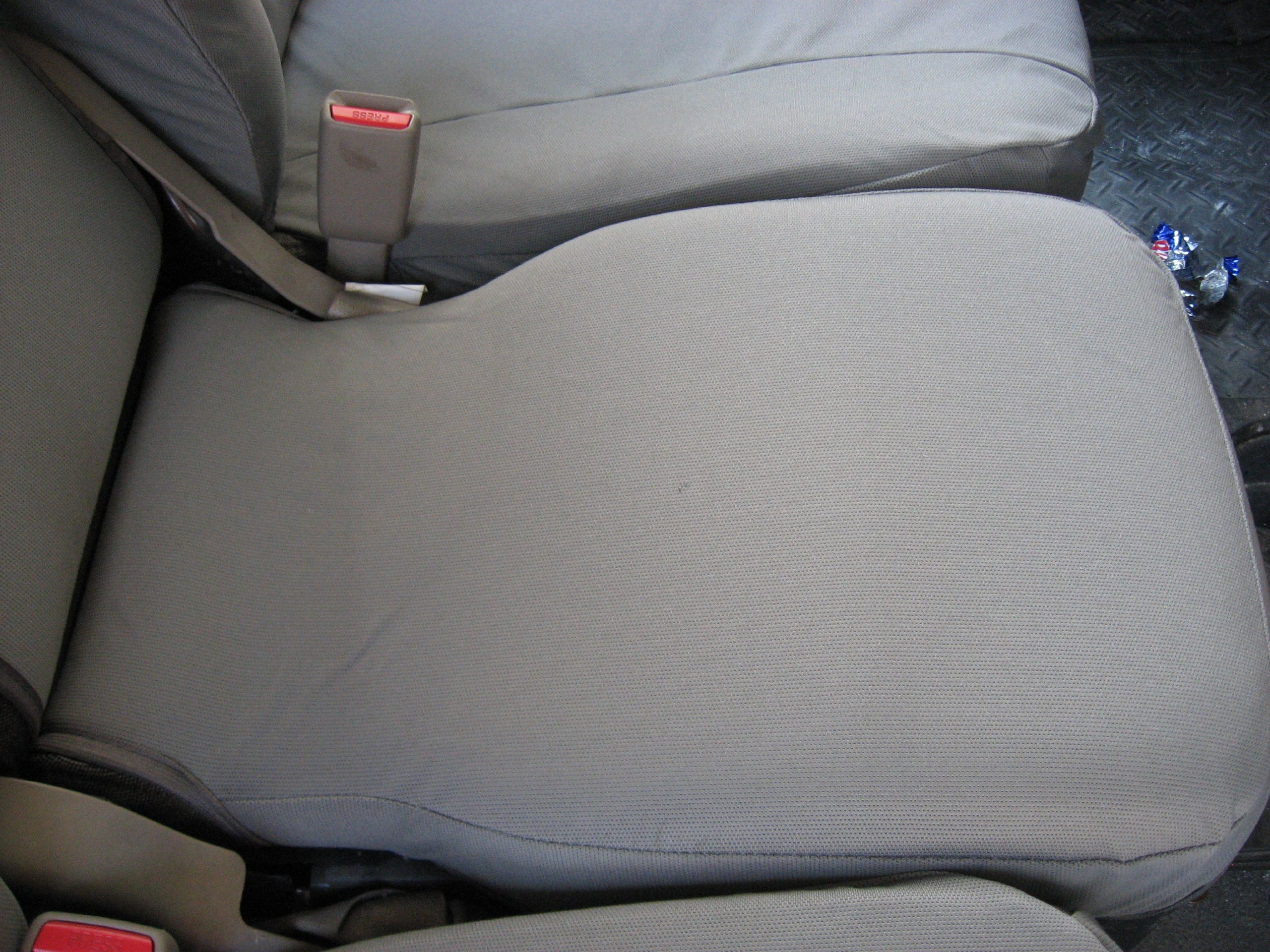 **Durafit Custom Seat Covers for 2009-2010 Ford F150 XLT - Exact Fit 40/20/40 Split Bench Design in Gray - Perfect for Truck Protection & Style**    *(Use Case: Ideal for truck owners seeking durable, stylish seat covers to protect against spills, stains, and wear while enhancing interior aesthetics.)*