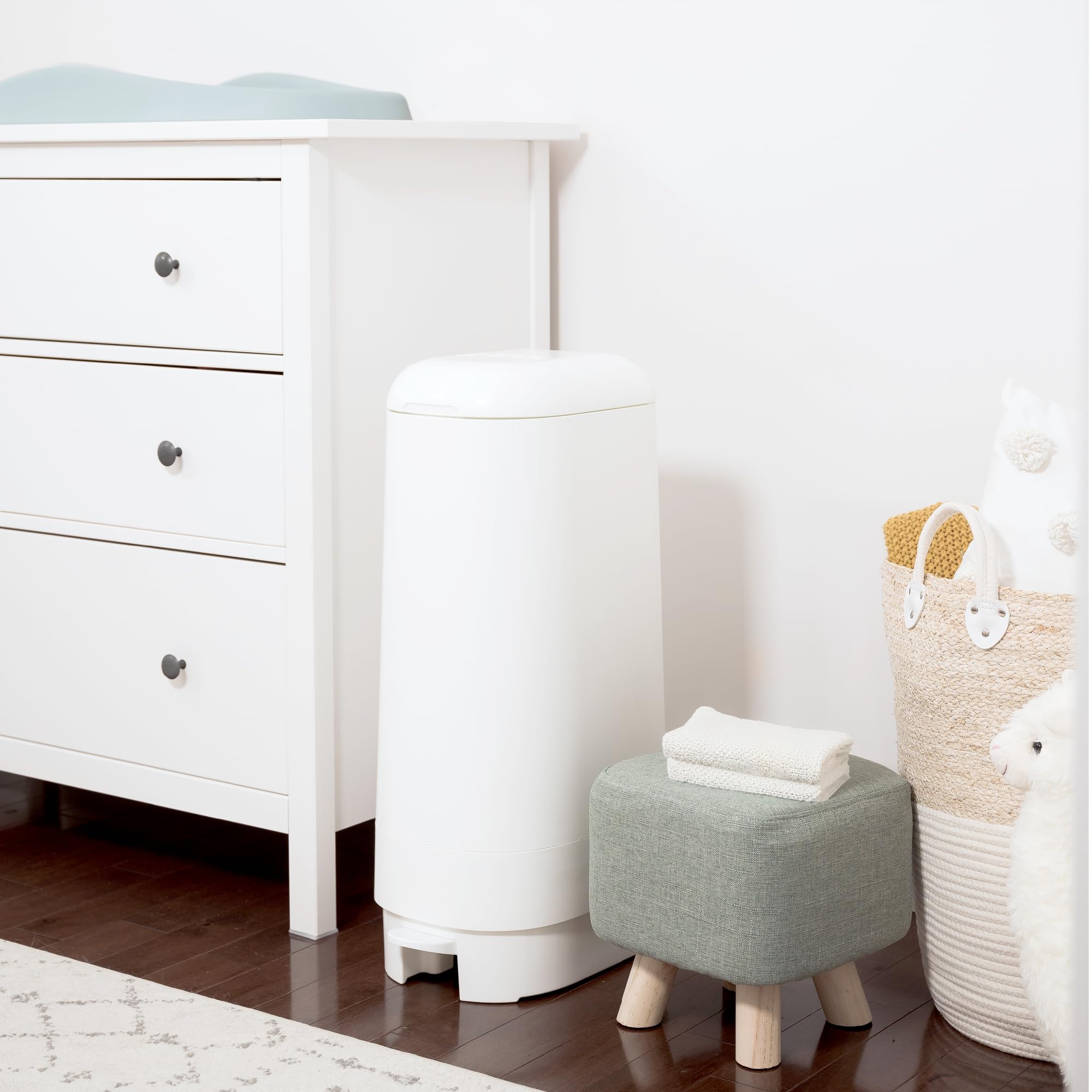 Diaper Genie Signature Gift Set with Easy Roll Refill - 48 Bags | Holds 2256+ Newborn Diapers | Perfect for Nursery, Baby Shower & Diaper Changing Station