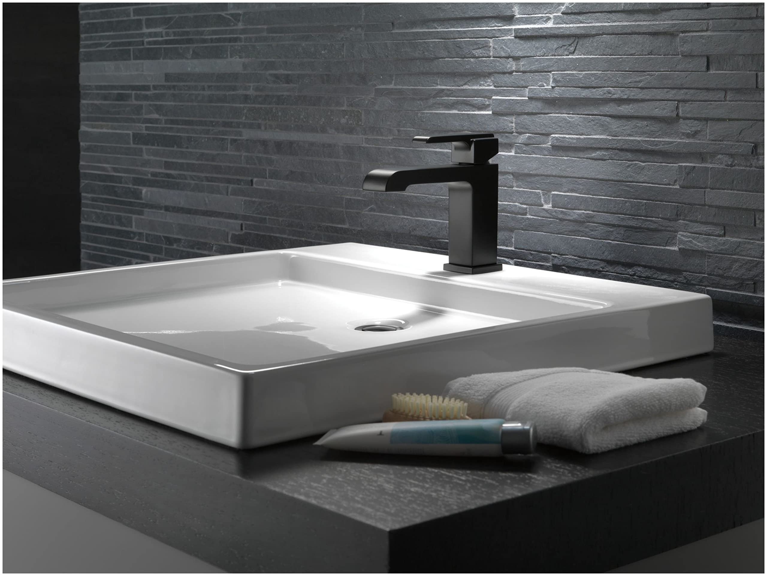 Delta 567LF-LPU Single Hole Bathroom Faucet - Chrome Finish, Single Handle Bathroom Sink Faucet for Modern Vanities - Perfect for Small Bathrooms & Powder Rooms