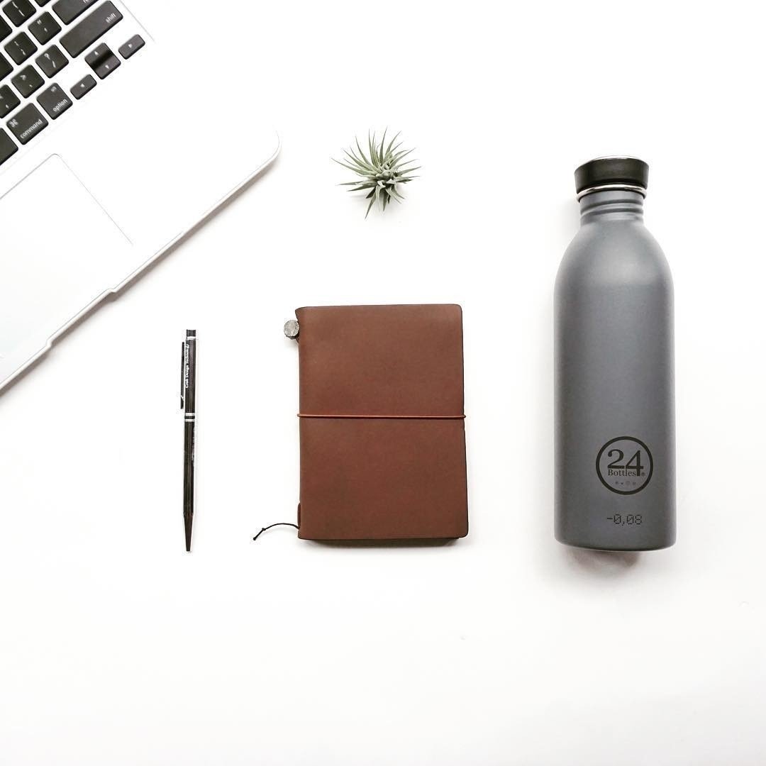 24Bottles Urban Unisex Water Bottle 500ml - Stainless Steel, Vacuum Insulated, Leak Proof for Office, Gym & Travel - Formal Grey
