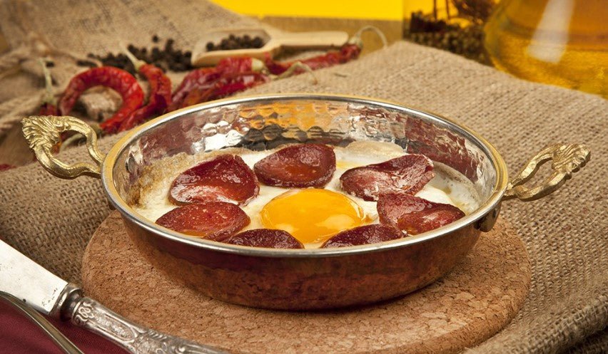 Premium Albanian Hot Sujuk Sausage - 500g Spicy Beef Salami | Authentic Balkan Cured Meat for Charcuterie Boards, Sandwiches & Grilling