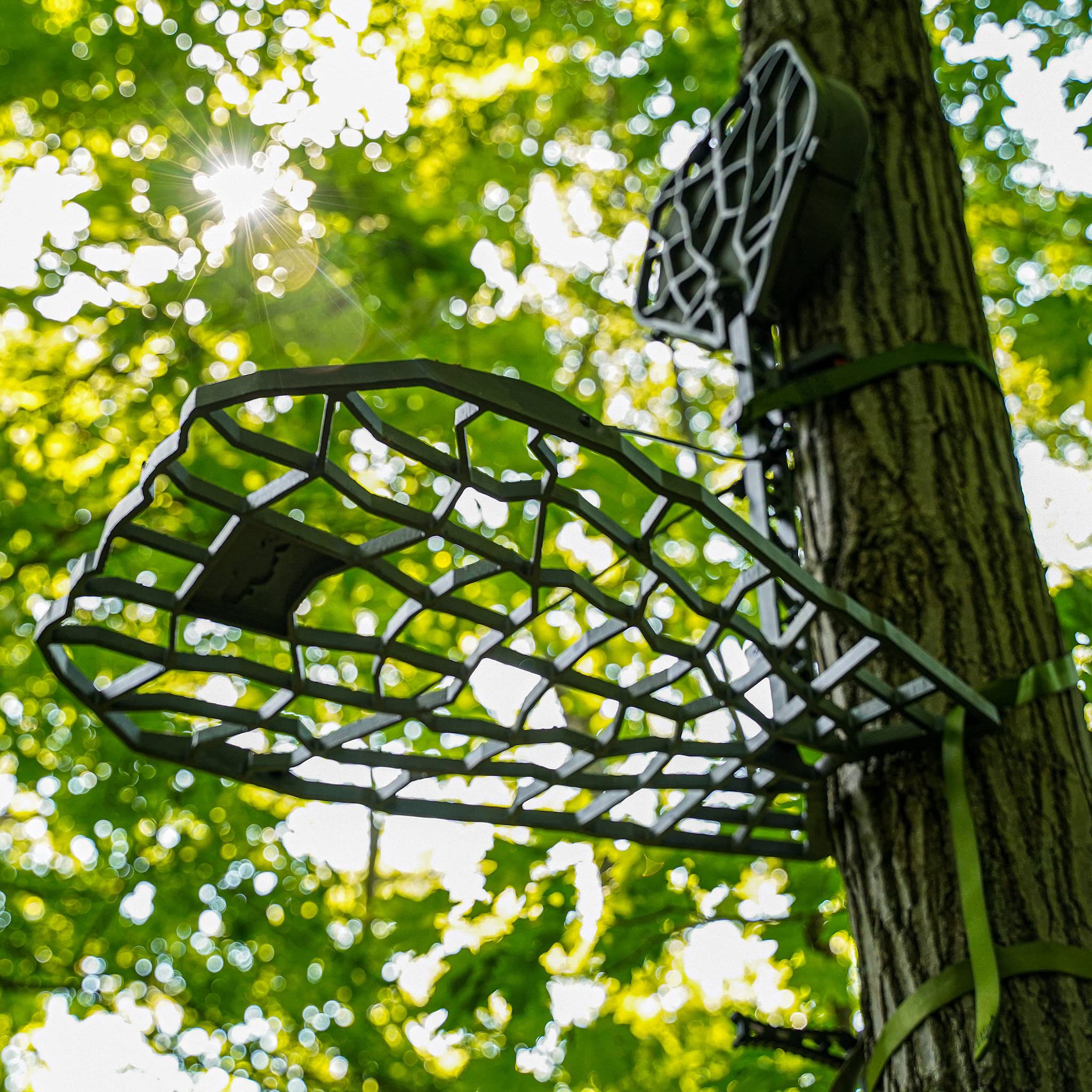 XOP Air Raid Evolution Hang-On Tree Stand - Lightweight Cast Aluminum Hunting Stand for Deer Hunting - 21.5
