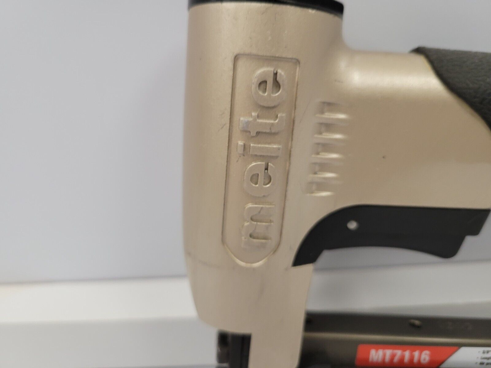 Meite MT7116 Heavy Duty Stapler - 100 Sheet Capacity, Full Strip Staples, Durable Metal Construction for Office, School, and Home Use