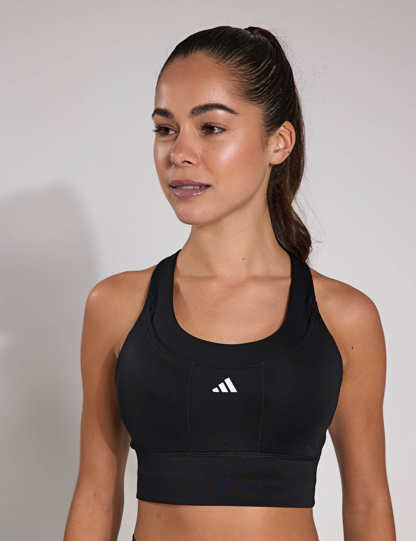 Run Pocket Medium Support Bra - Black | Comfortable & Supportive Sports Bra for Running, Yoga & Workouts