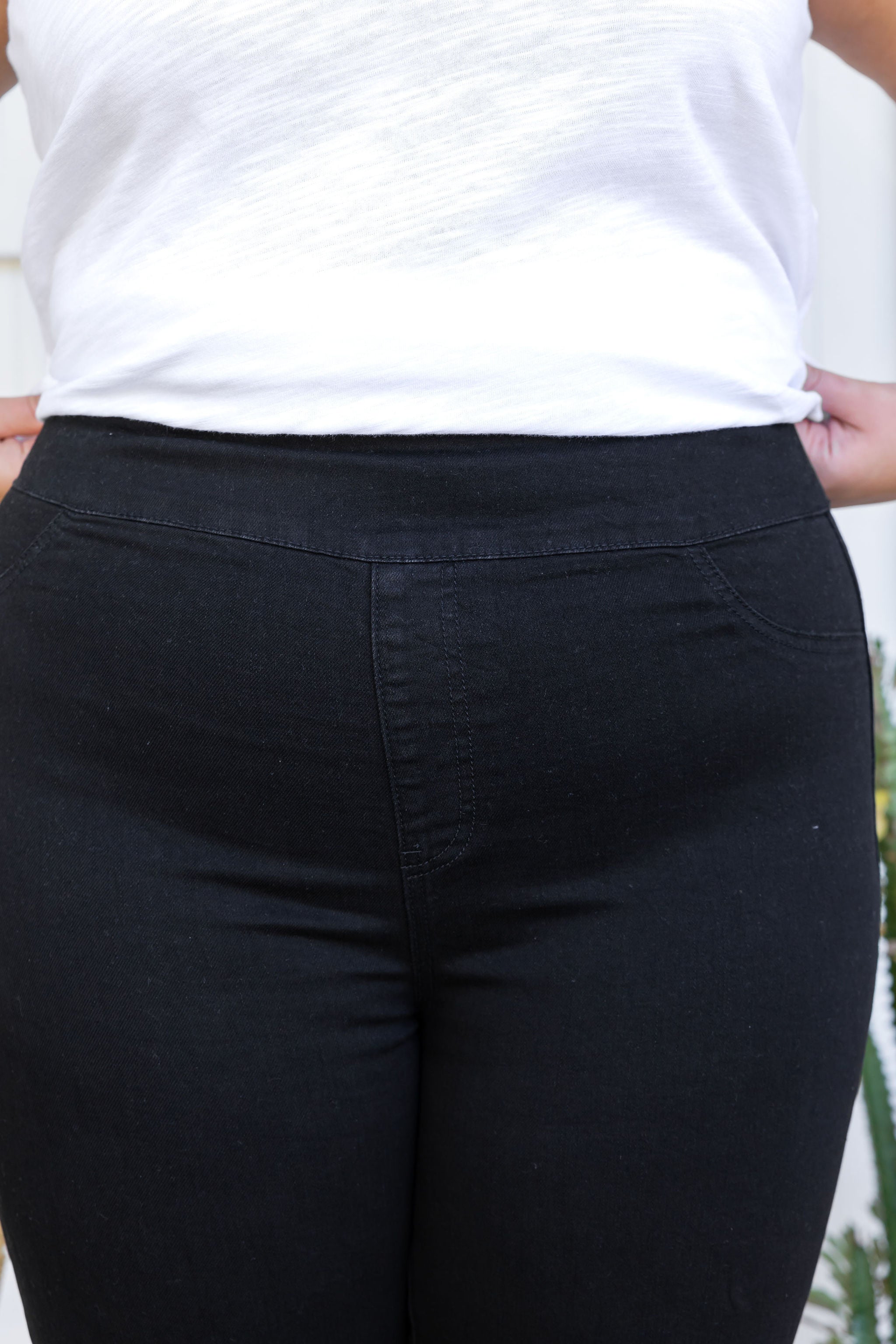 Lara Stretch Pull-On Jeans for Women - Comfortable Black Denim Pants - Perfect for Casual Wear, Office & Travel