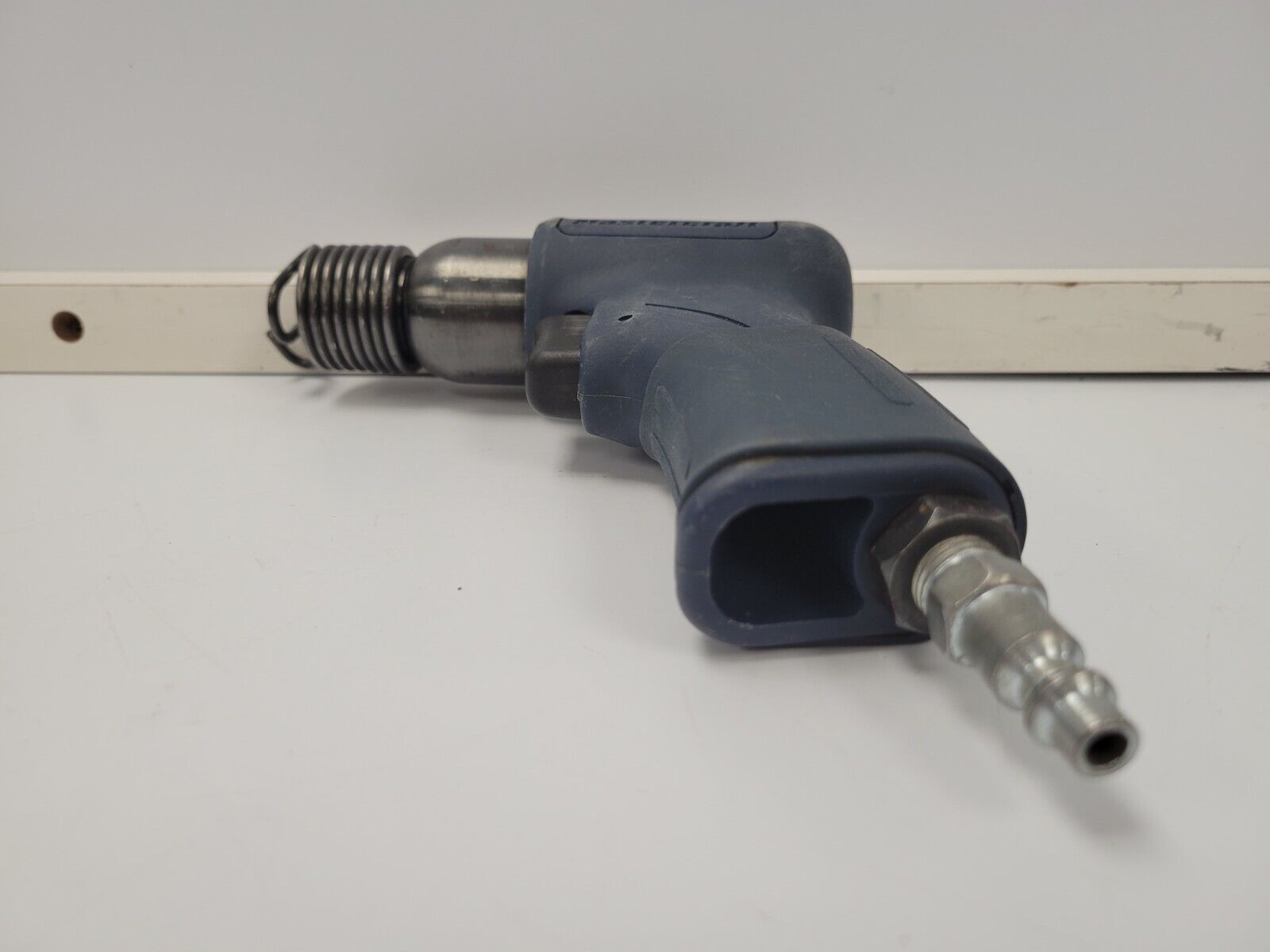 Mastercraft 58-8418-4 Professional Air Hammer Kit - Heavy Duty Pneumatic Hammer for Metalworking, Auto Repair & Construction - Perfect for Demolition, Chiseling & Riveting