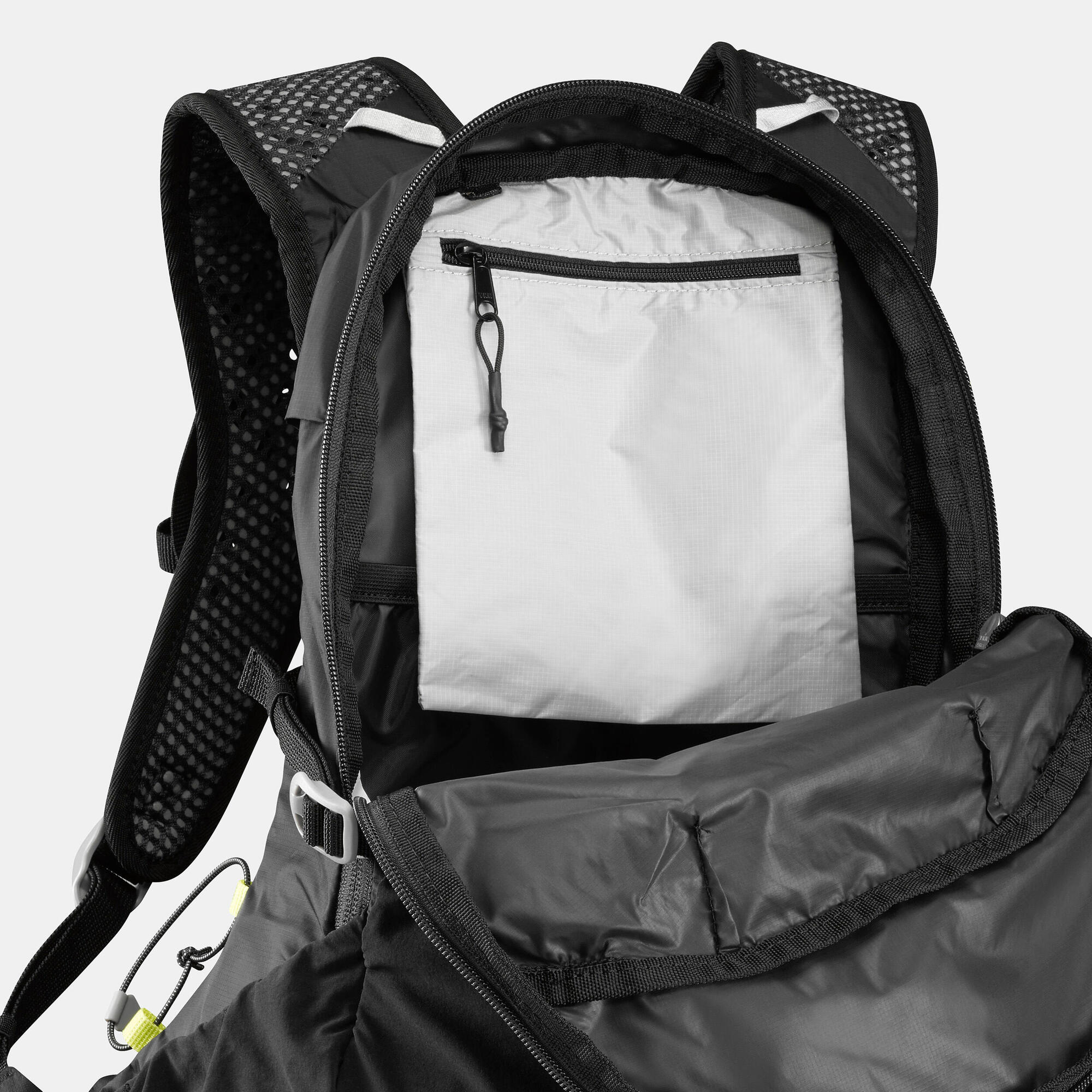 Quechua FH500 17L Lightweight Hiking Backpack - Water-Resistant Daypack for Outdoor Adventures, Camping & Travel | Perfect for Hiking, Trekking & Daily Commute