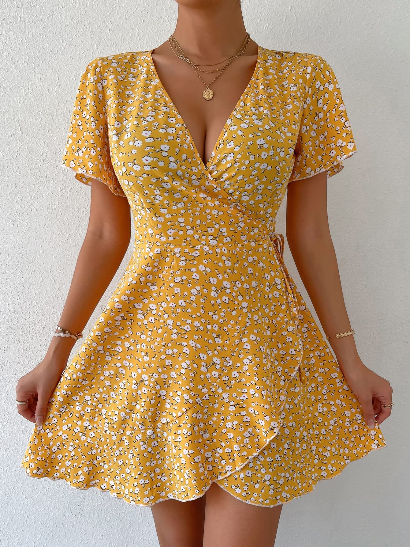 SOLY HUX Women's Floral Wrap Dress - V Neck Short Sleeve A-Line Swing Summer Dress with Side Tie for Beach Vacation, Party, Date Night & Casual Outings