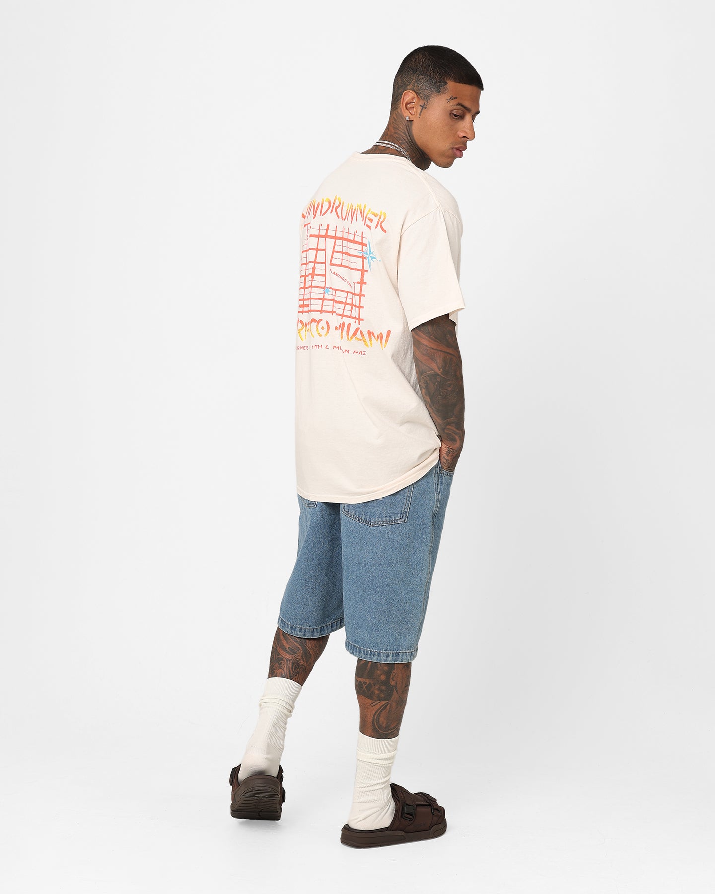 Vintage American Thrift Windrunner T-Shirt - Off White Retro Style | Casual Wear & Street Fashion Outfit