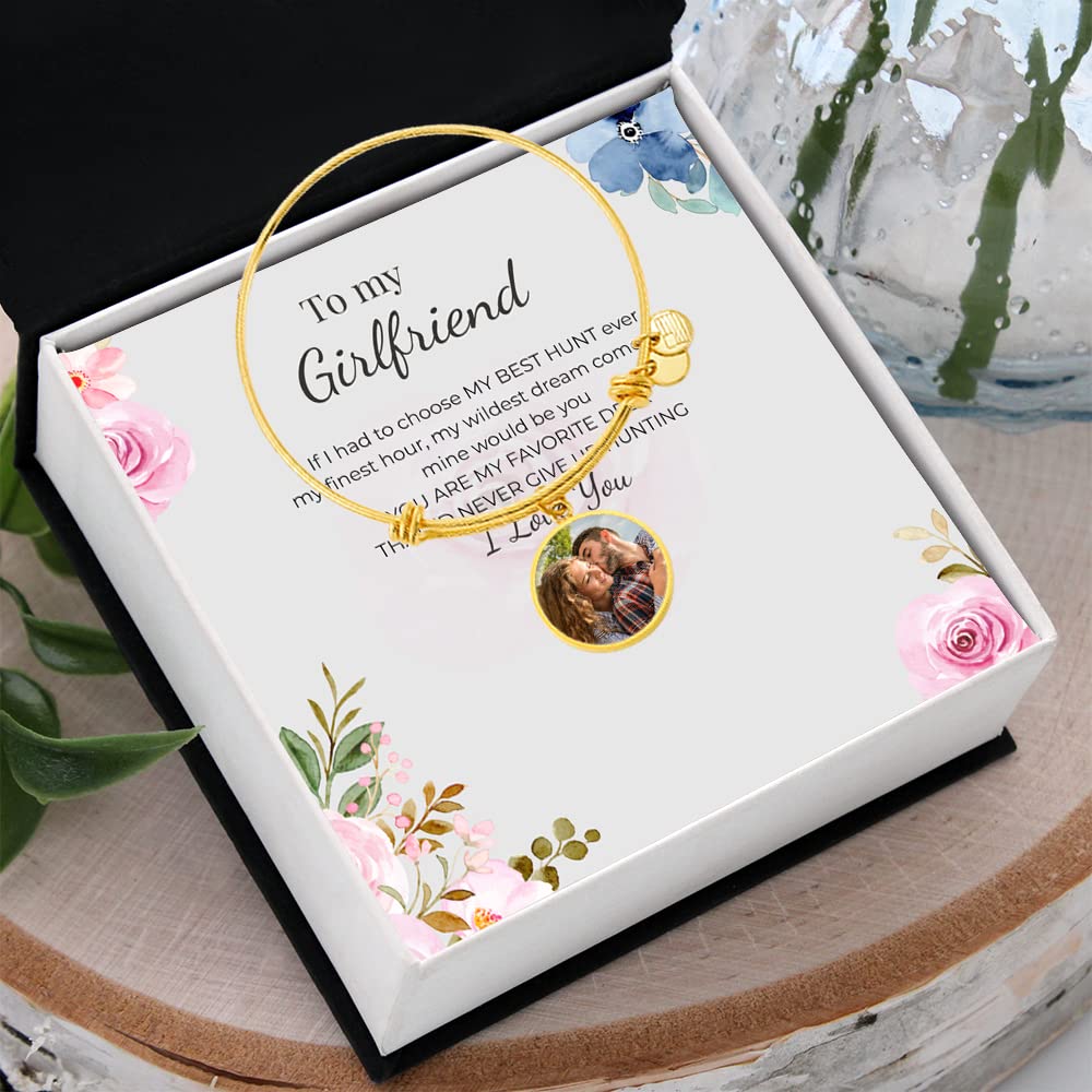 Personalized Girlfriend Bracelet - Engraved Circle Bangle with Heart Charm, Message Card & Gift Box - Romantic Birthday Gift for Her - Perfect for Anniversaries, Valentine's Day & Special Occasions