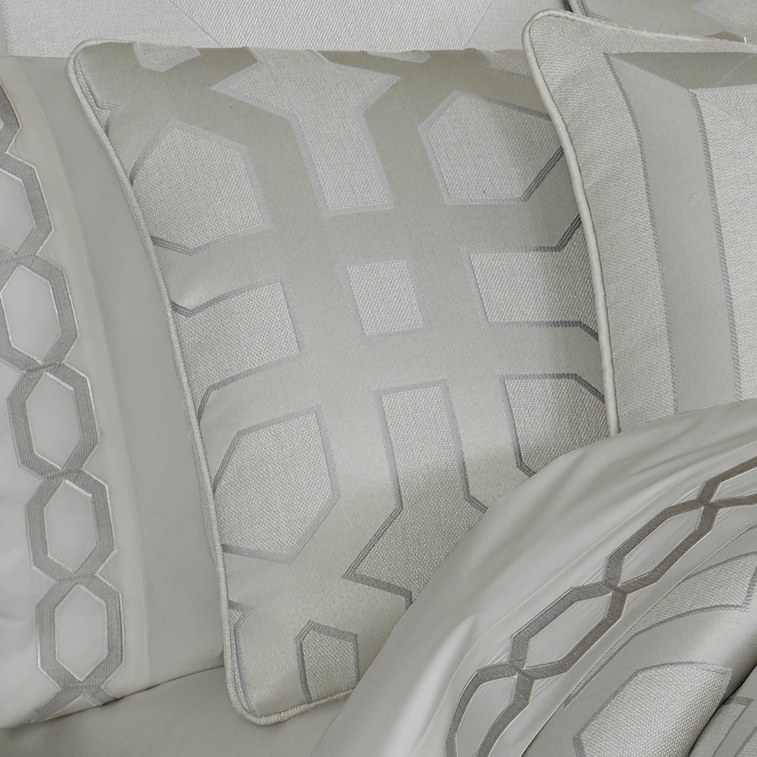 Kennedy 4-Piece King Size Comforter Set - Ultra Soft Bedding Collection for Luxurious Bedroom Decor | Perfect for Master Bedrooms, Guest Rooms & Cozy Home Styling