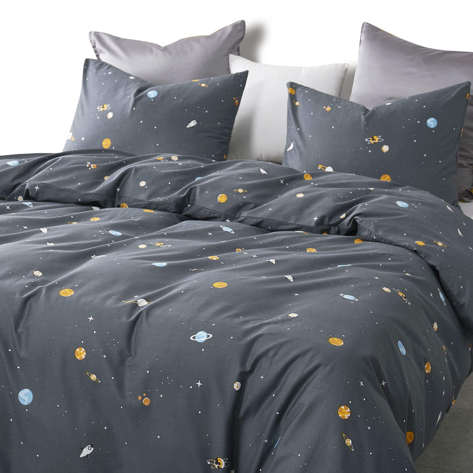 Wake In Cloud - 100% Cotton Space Themed Comforter Set with Constellation, Stars & Astronaut Design for Kids & Teens | 3-Piece Bedding Set in Gray | King Size | Perfect for Boys' Bedrooms & Space-Themed Decor