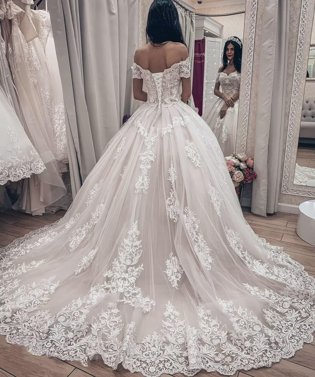 Elegant Off-the-Shoulder Wedding Dress for Bride - Princess A-Line Lace Bridal Gown with Sweetheart Neckline & Tulle Skirt | Perfect for Beach, Church, or Garden Weddings