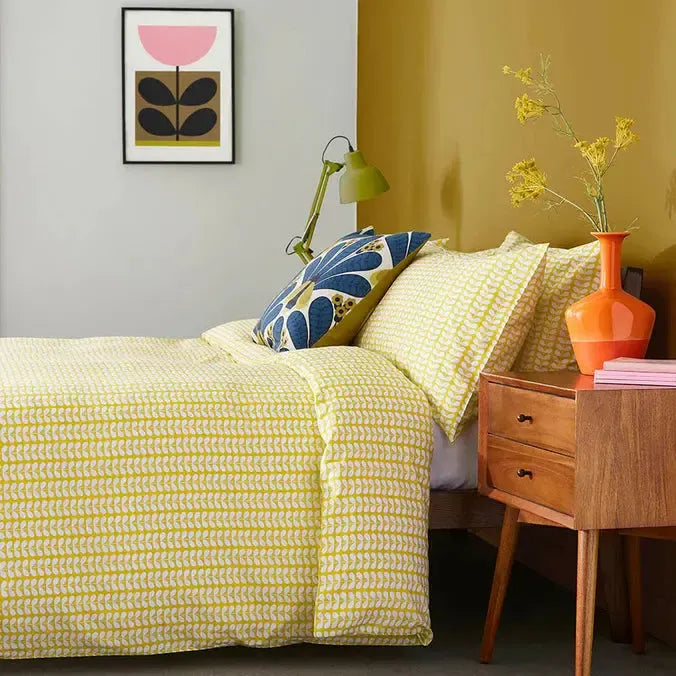 Orla Kiely Tiny Stem Duvet Cover Set - Queen Size Yellow Floral Bedding Set for Modern Bedroom Decor | Soft & Stylish Duvet Cover with Matching Pillowcases