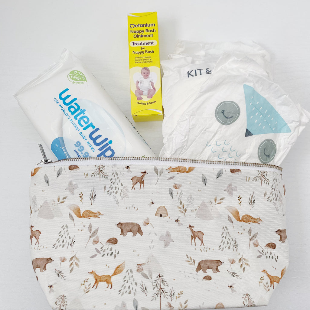 Woodland Animal Print Nappy Wallet - Stylish and Functional Diaper Wallet for Moms on the Go - Perfect for Baby Essentials Organization at Home or Travel