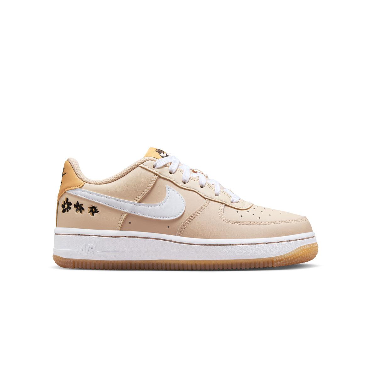 Nike Kids Air Force 1 SE 'Sand Drift' Sneakers - Lightweight Comfortable Basketball Shoes for Boys & Girls - Perfect for School, Playground & Casual Wear